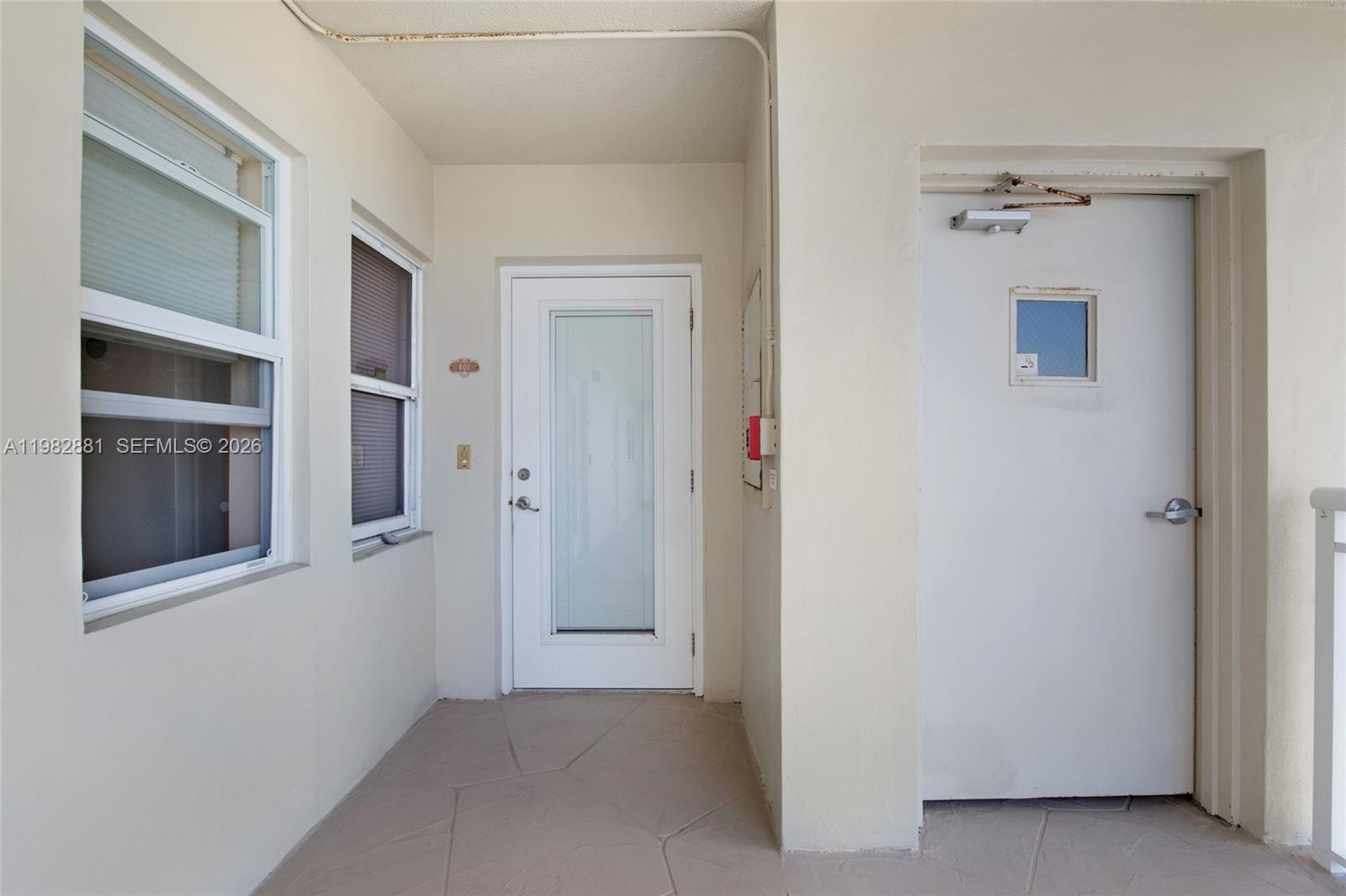 3050 NE 48th Ct #401 Lighthouse Point, FL 33064