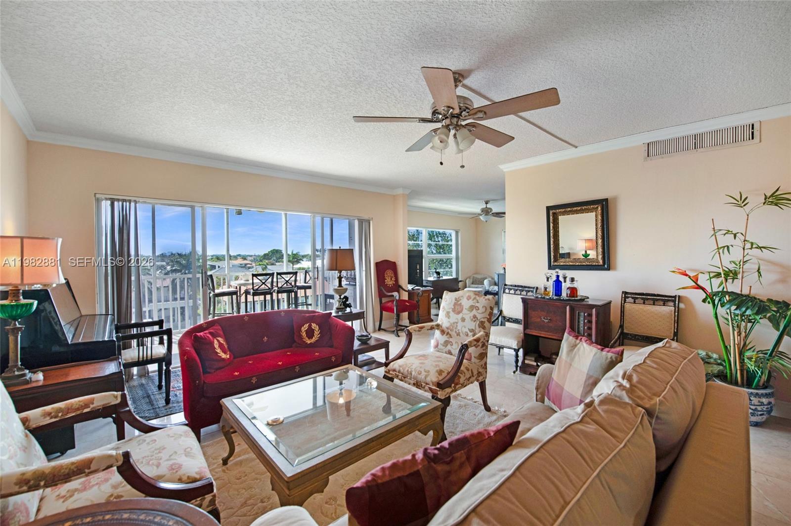 3050 NE 48th Ct #401 Lighthouse Point, FL 33064