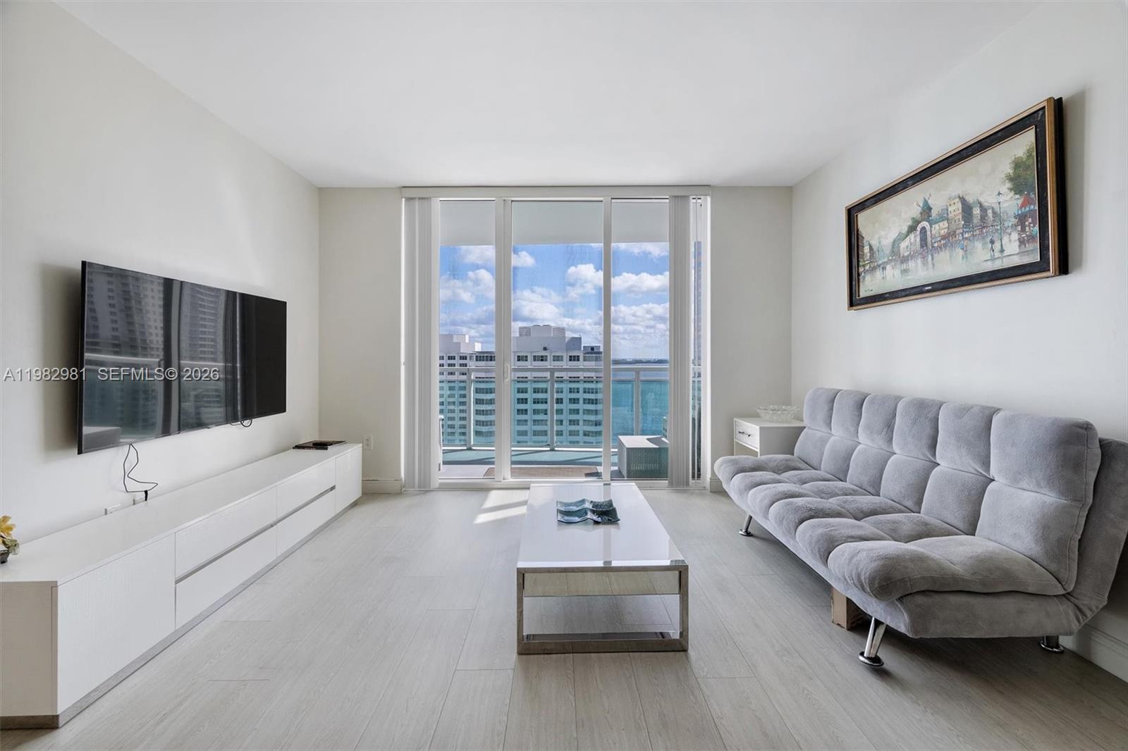 951 Brickell Ave #1806 Miami, FL 33131