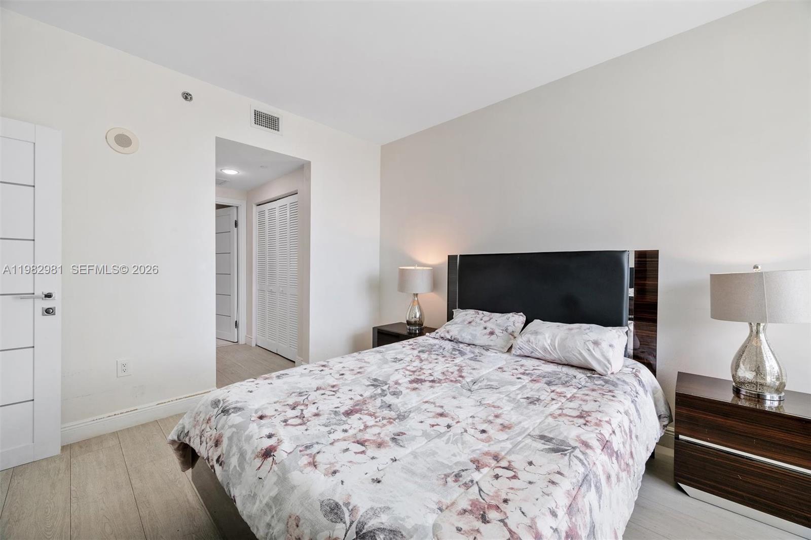 951 Brickell Ave #1806 Miami, FL 33131