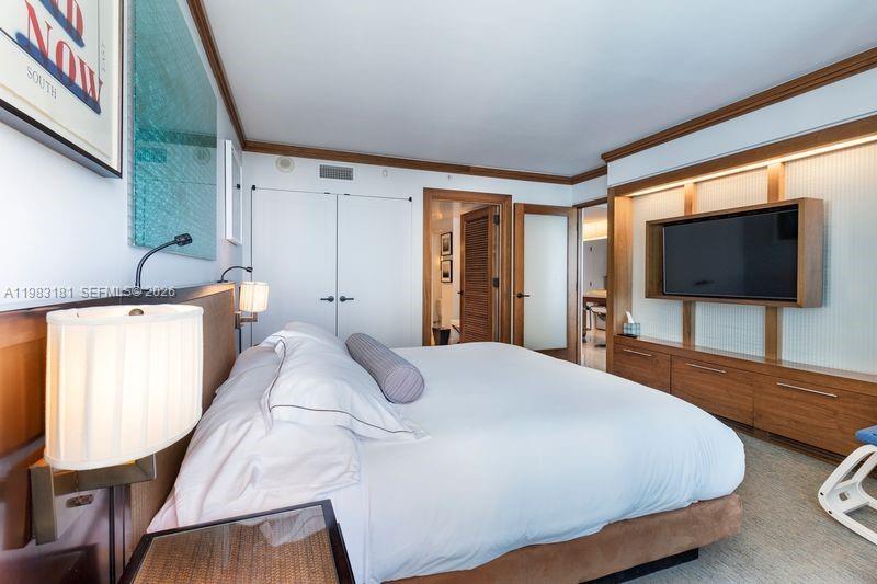 image The Carillon Center Tower10