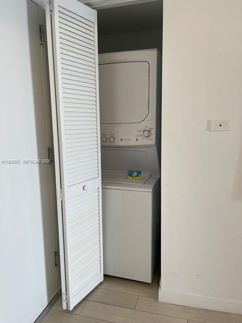 2602 E Hallandale Bch Blvd #R2405 Hallandale Beach, FL 33009