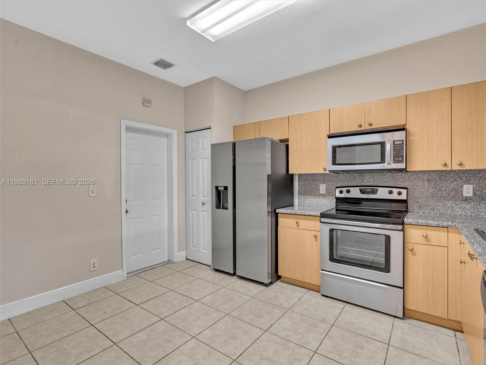 4126 Forest Dr Weston, FL 33332