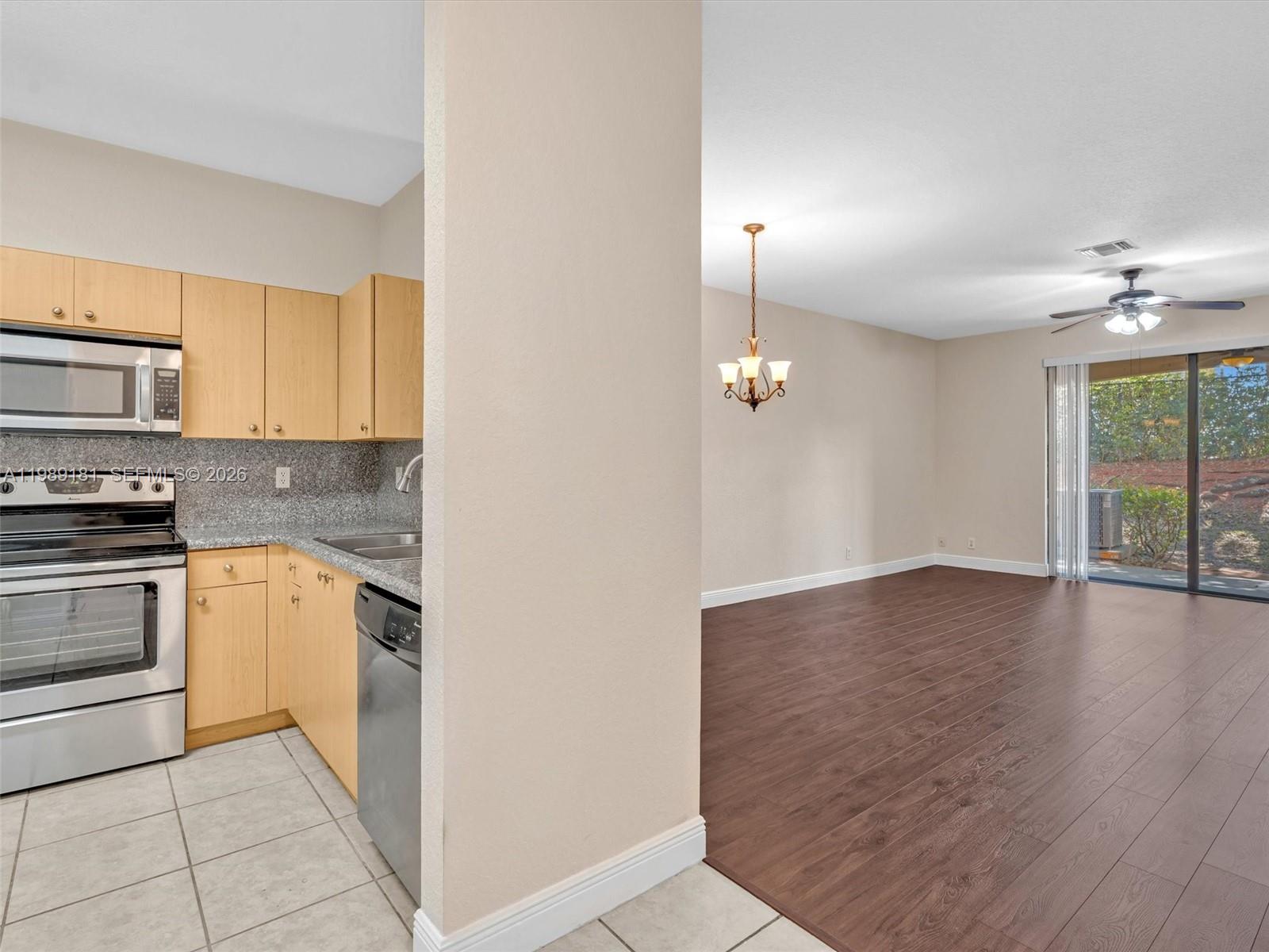 4126 Forest Dr Weston, FL 33332