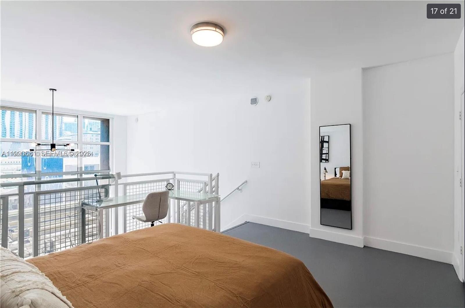 253 NE 2nd St #617 Miami, FL 33132