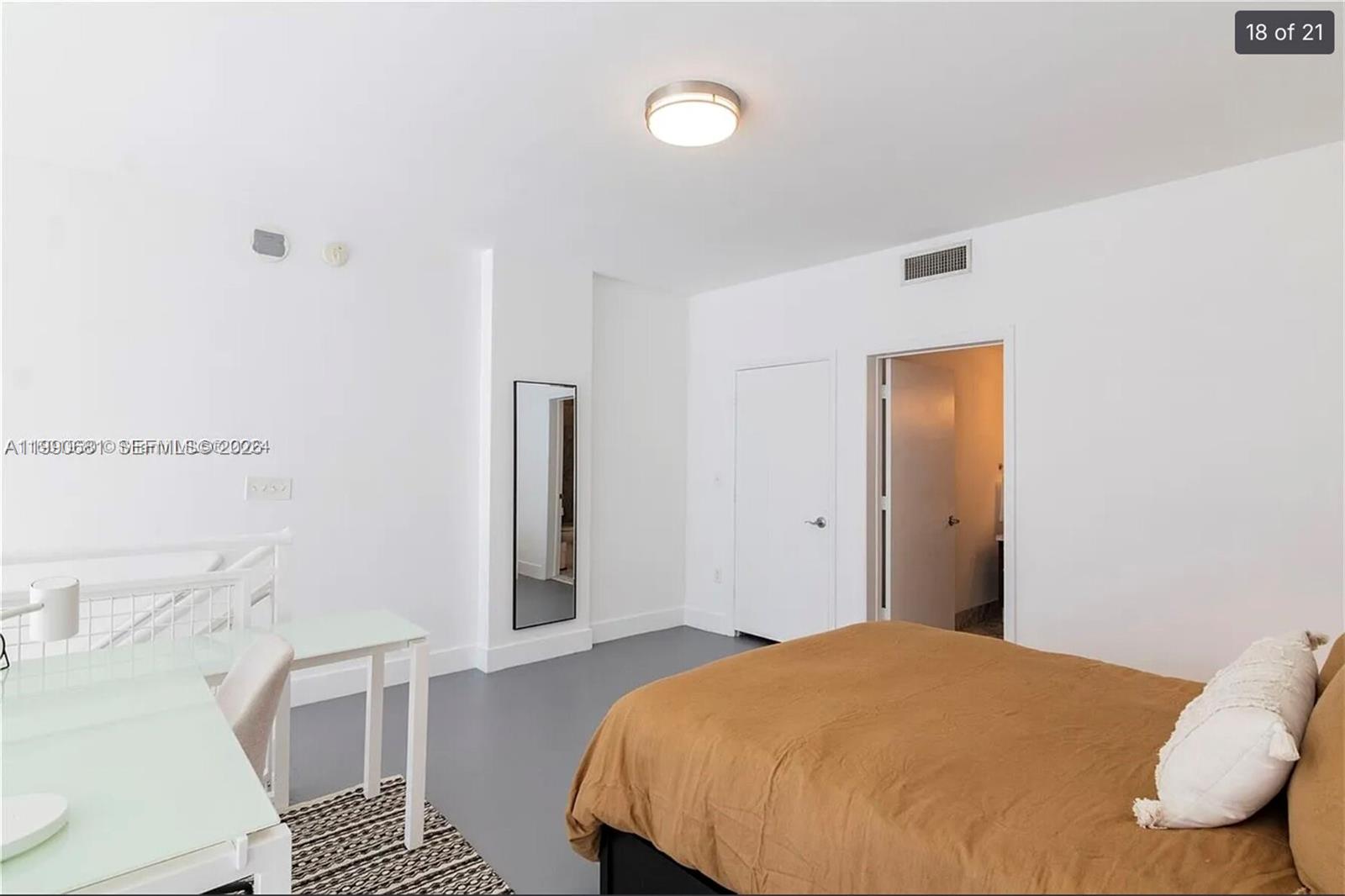 253 NE 2nd St #617 Miami, FL 33132