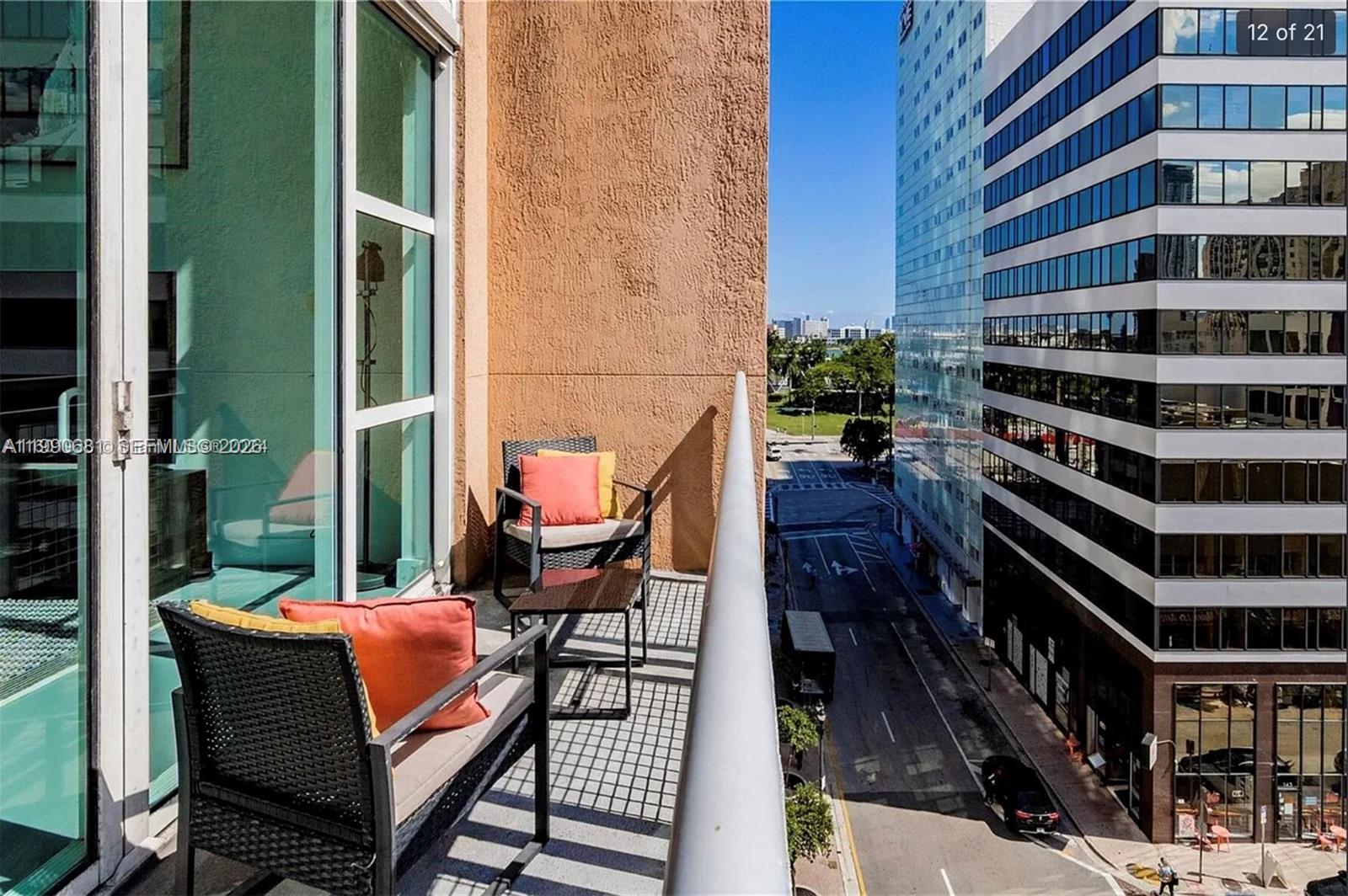 253 NE 2nd St #617 Miami, FL 33132