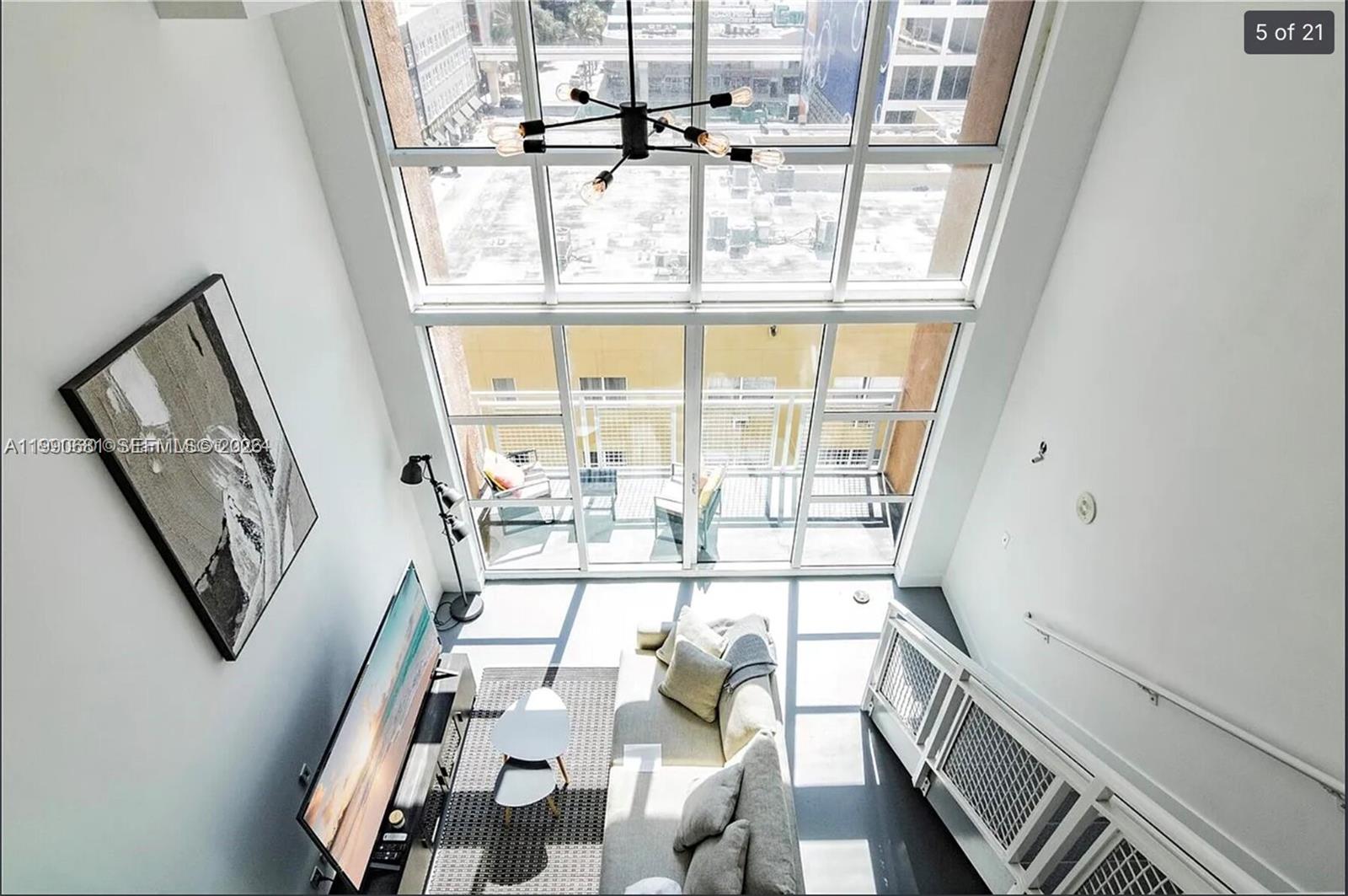 253 NE 2nd St #617 Miami, FL 33132