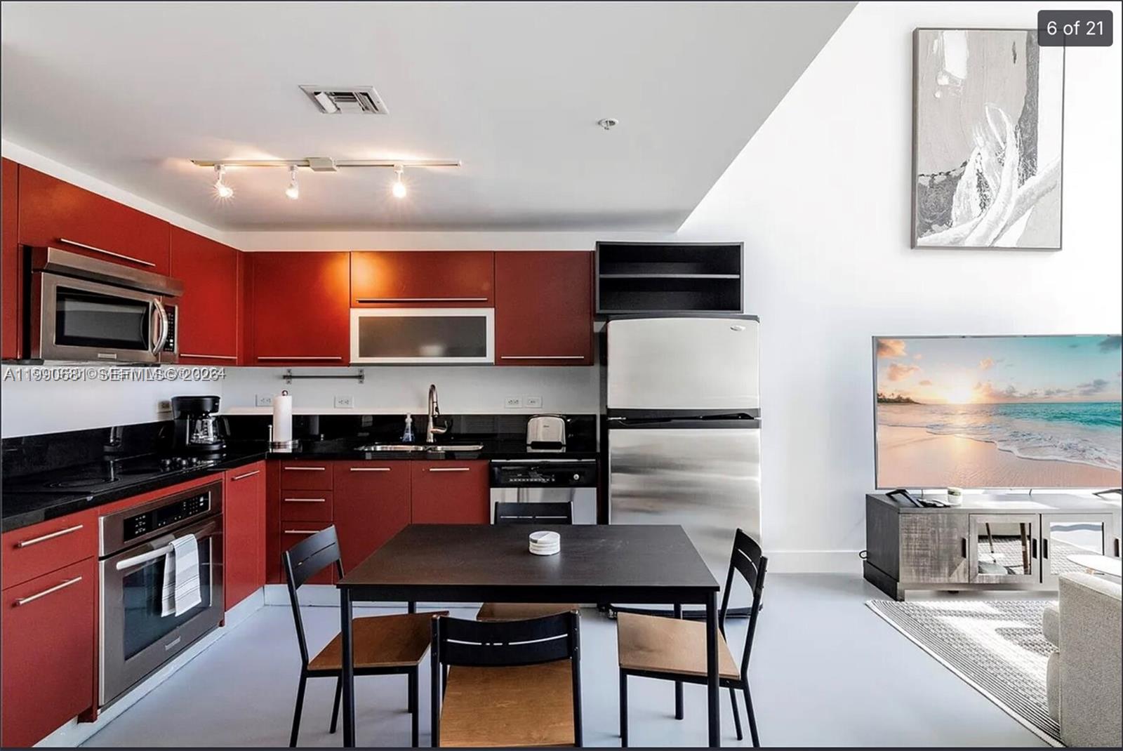 253 NE 2nd St #617 Miami, FL 33132