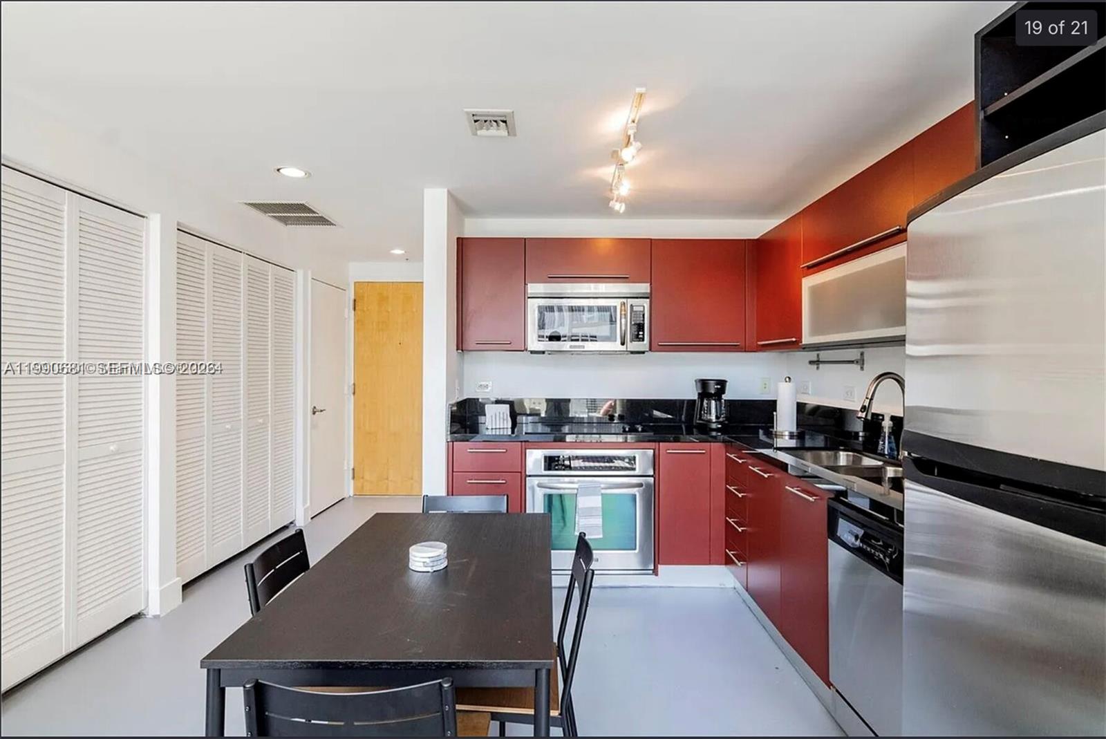 253 NE 2nd St #617 Miami, FL 33132