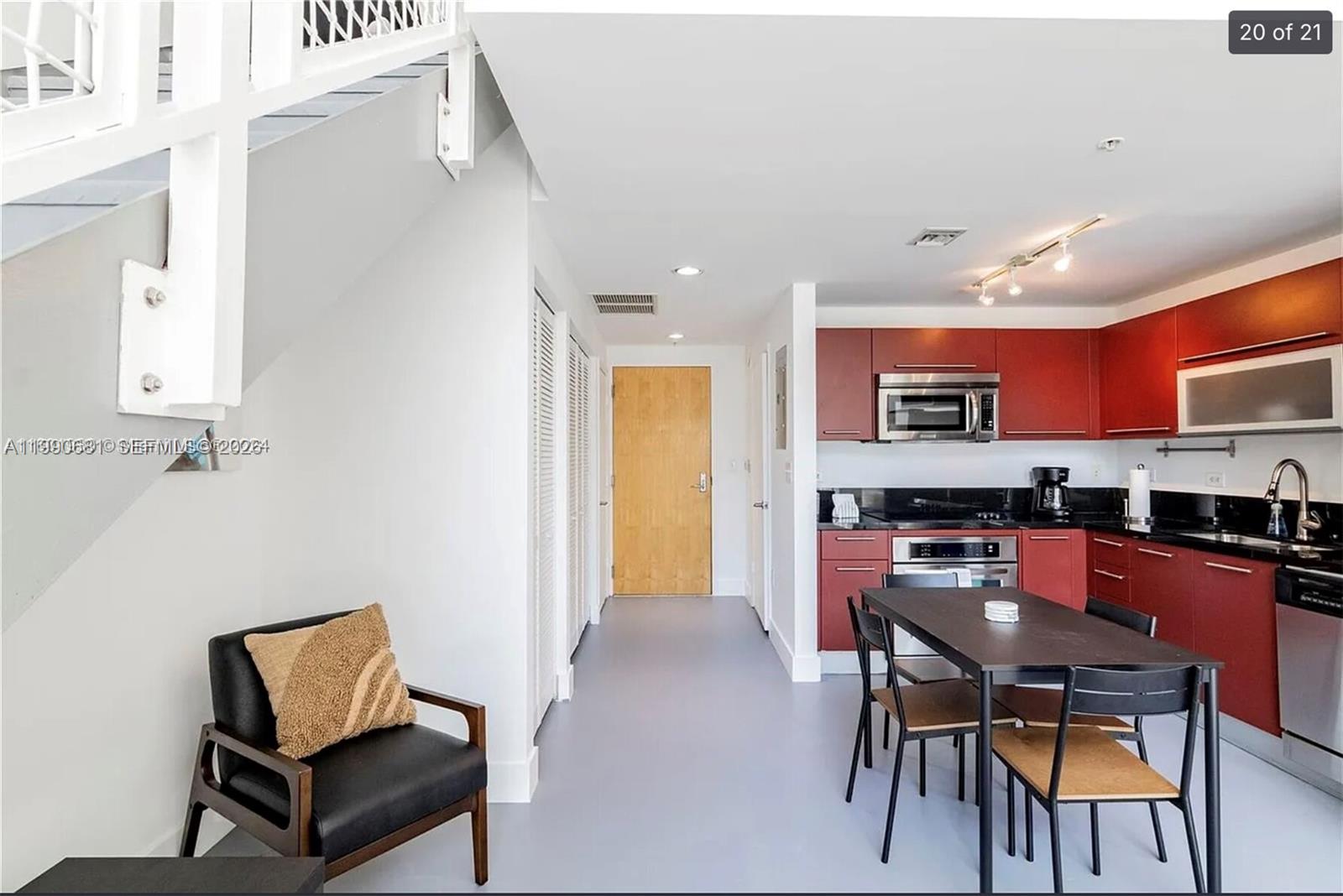 253 NE 2nd St #617 Miami, FL 33132