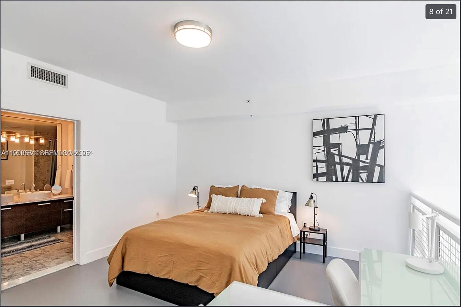 253 NE 2nd St #617 Miami, FL 33132