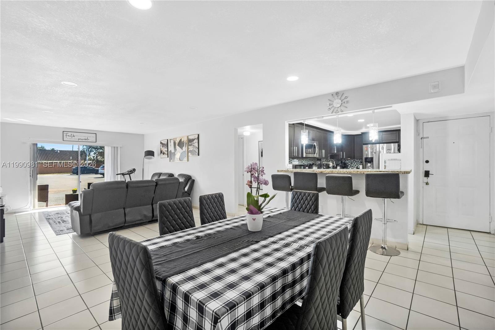 9403 SW 76th St #Y17 Miami, FL 33173