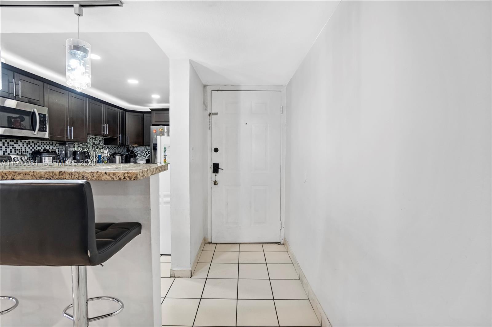 9403 SW 76th St #Y17 Miami, FL 33173