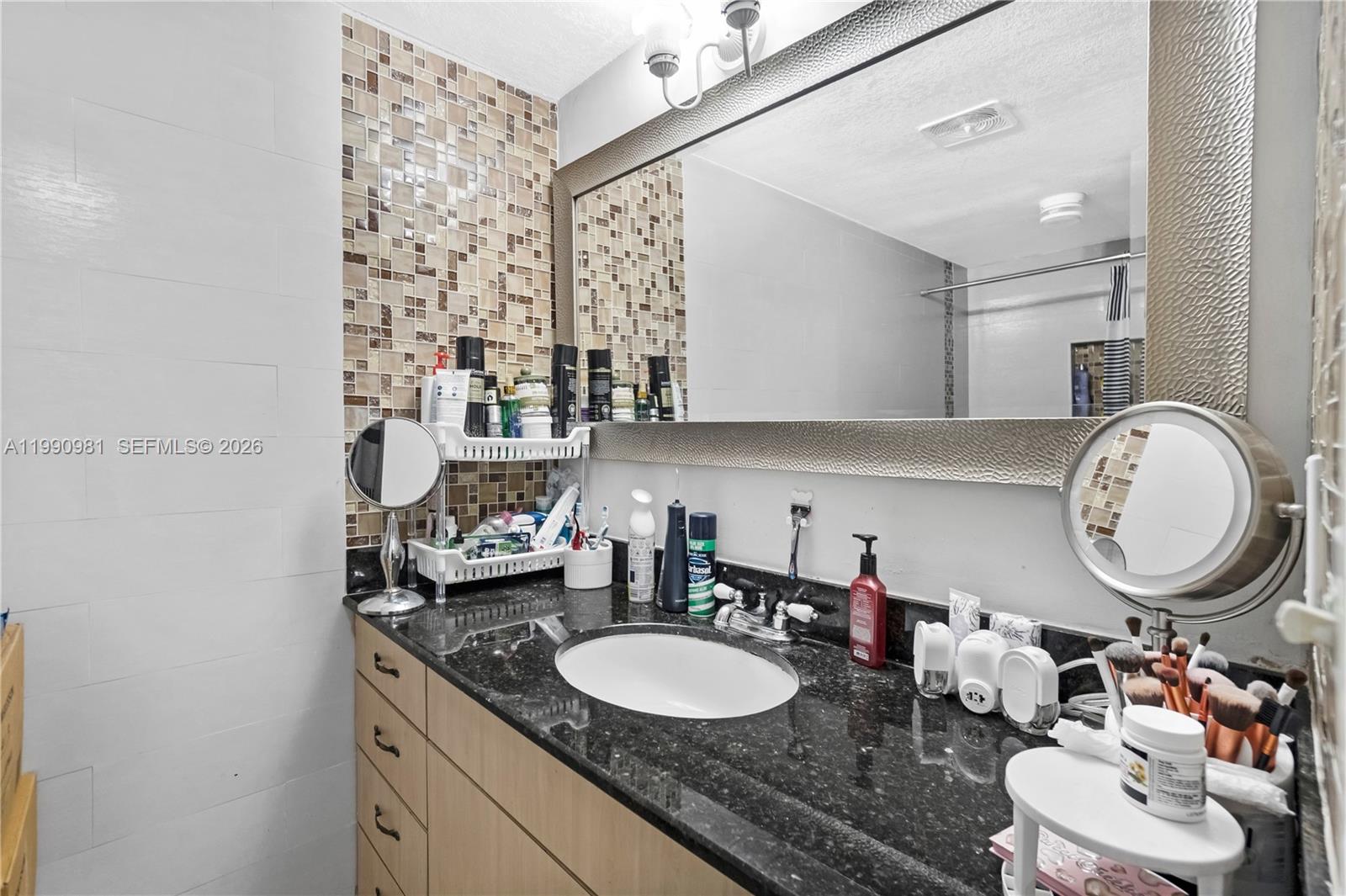 9403 SW 76th St #Y17 Miami, FL 33173