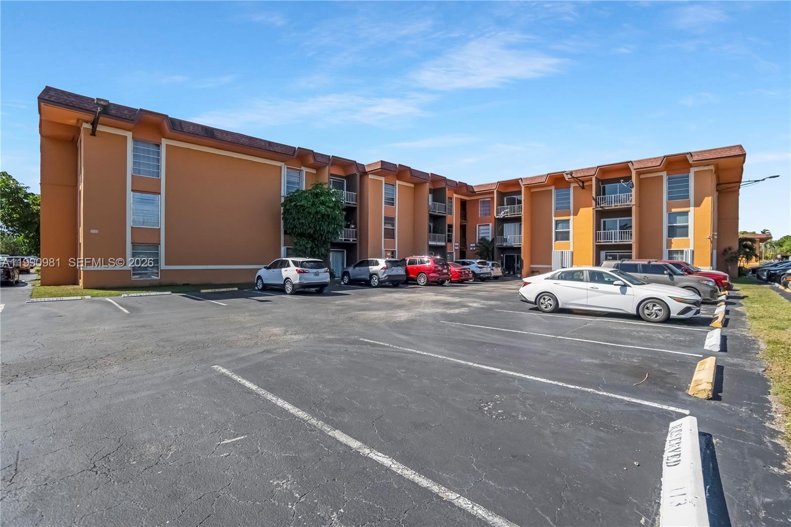 9403 SW 76th St #Y17 Miami, FL 33173