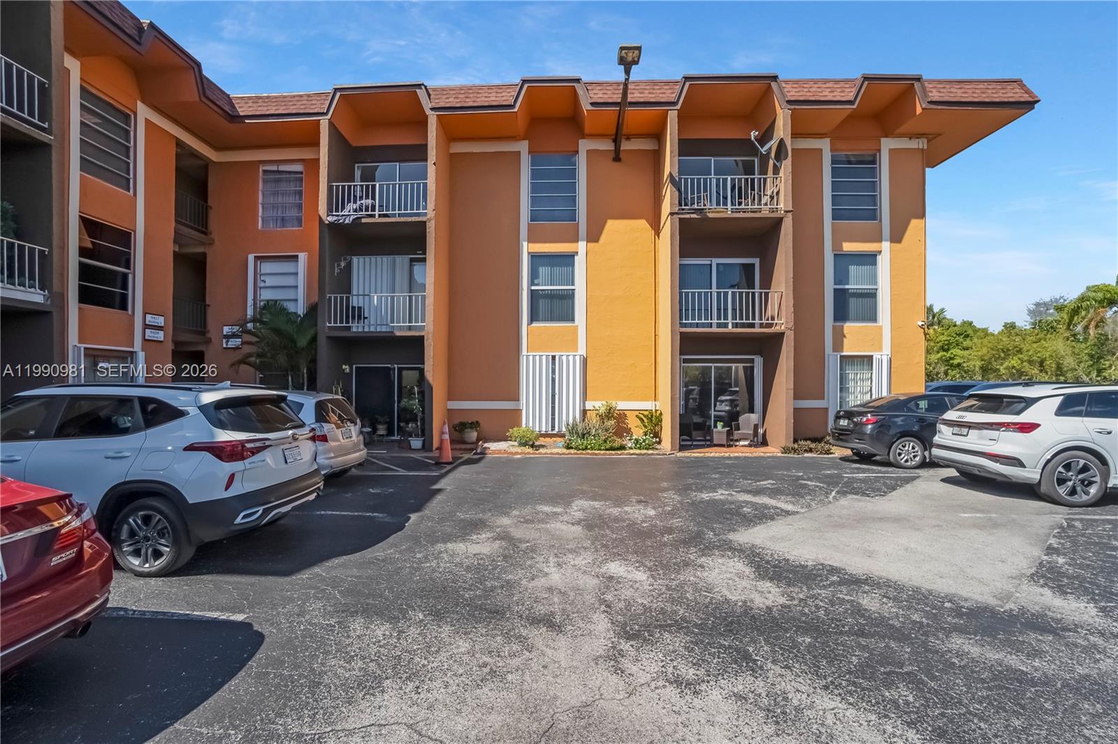 9403 SW 76th St #Y17 Miami, FL 33173