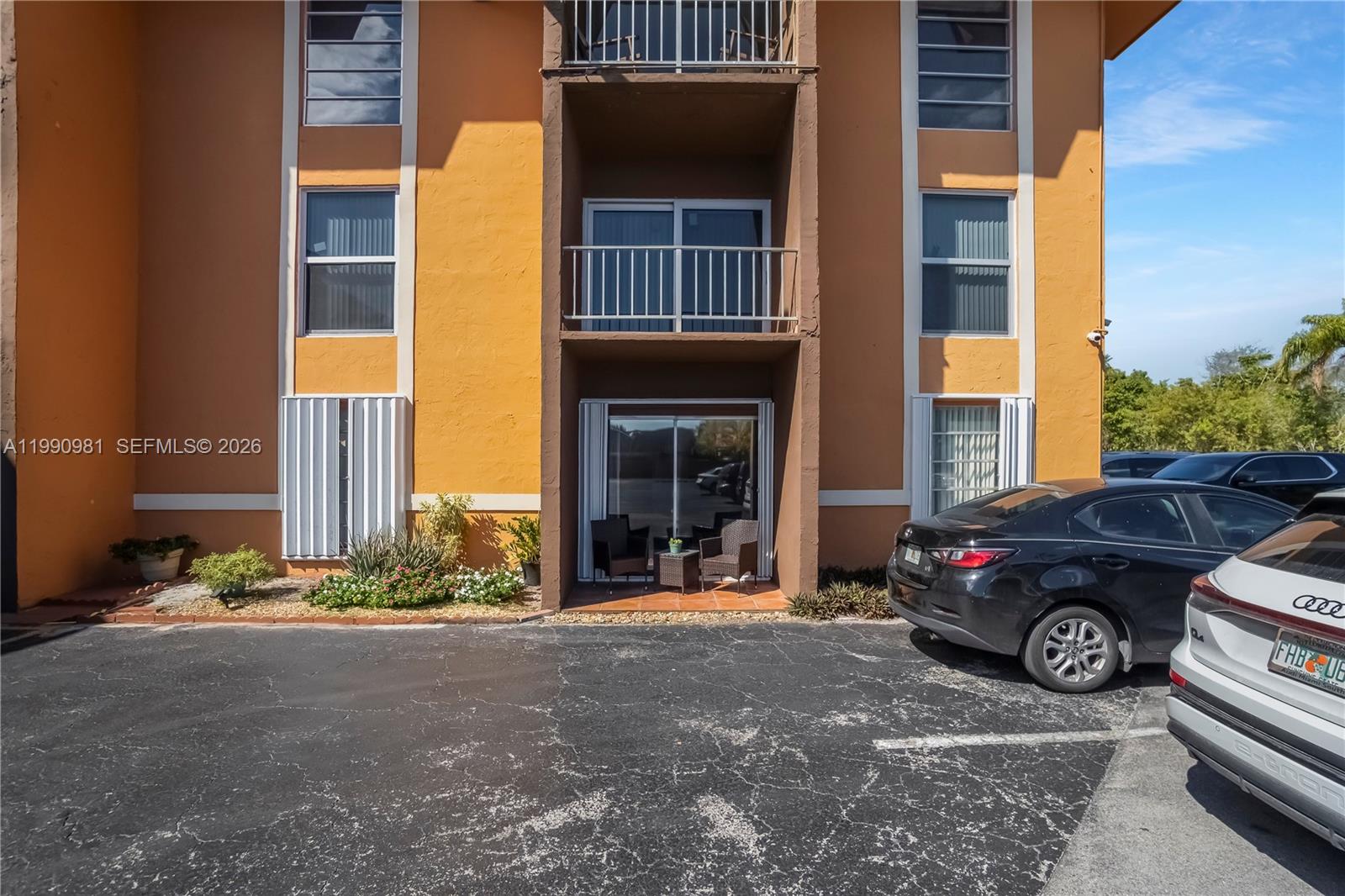 9403 SW 76th St #Y17 Miami, FL 33173