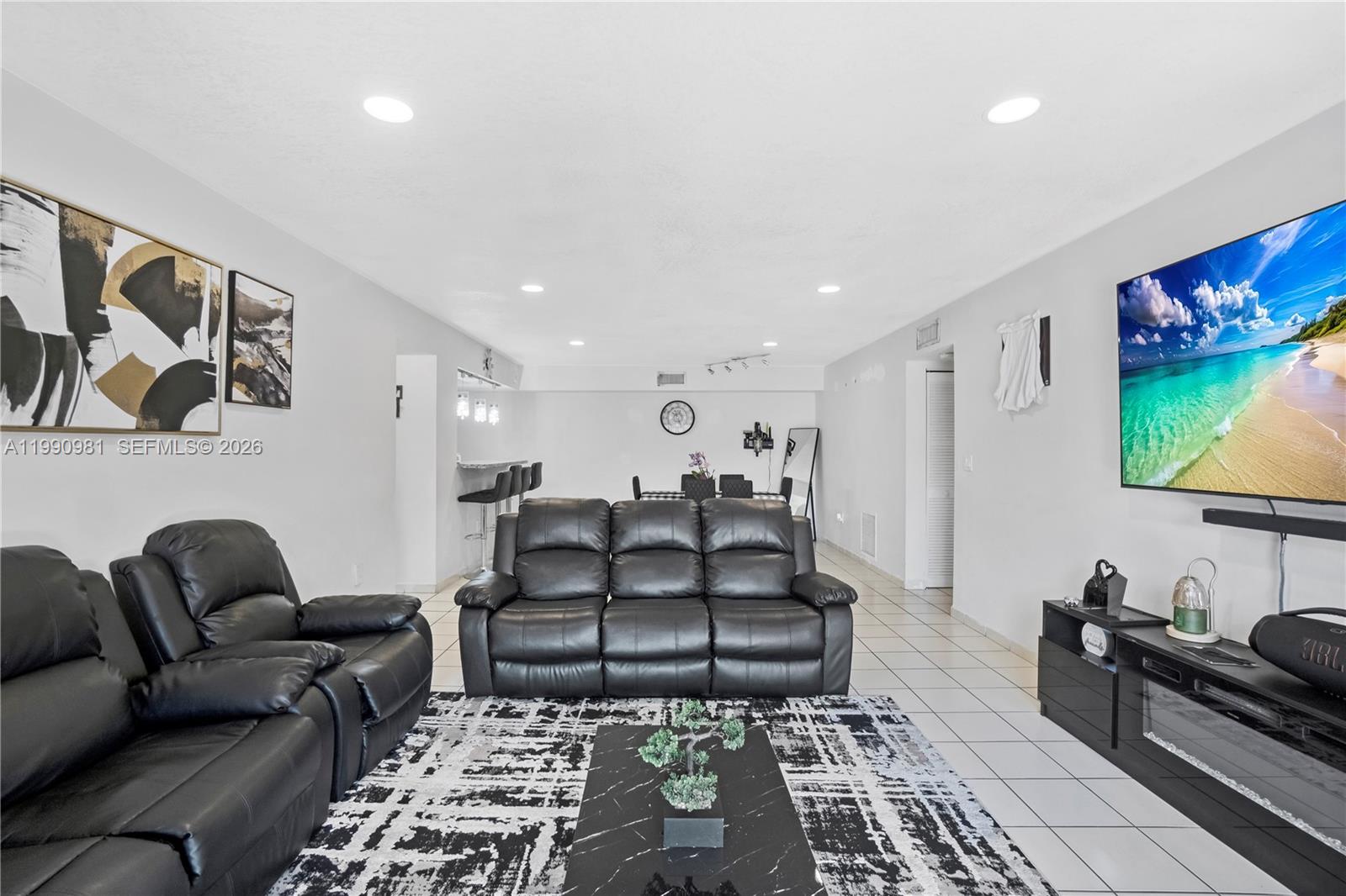 9403 SW 76th St #Y17 Miami, FL 33173