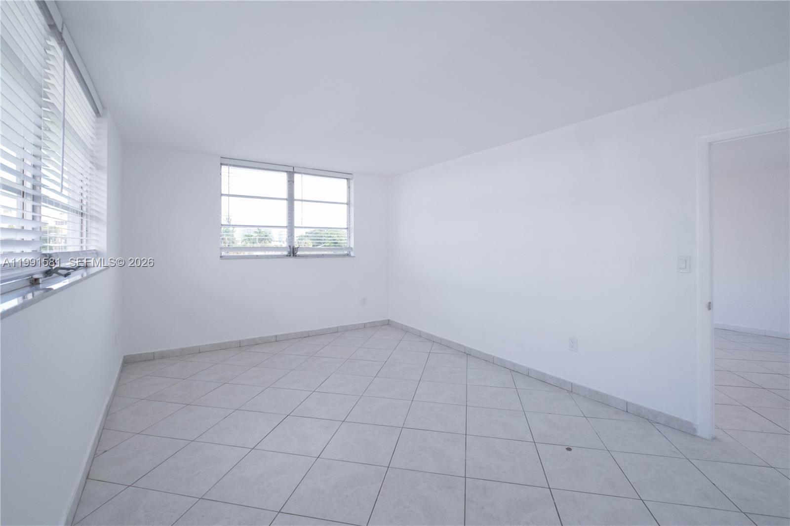 1075 93rd St #403 Bay Harbor Islands, FL 33154