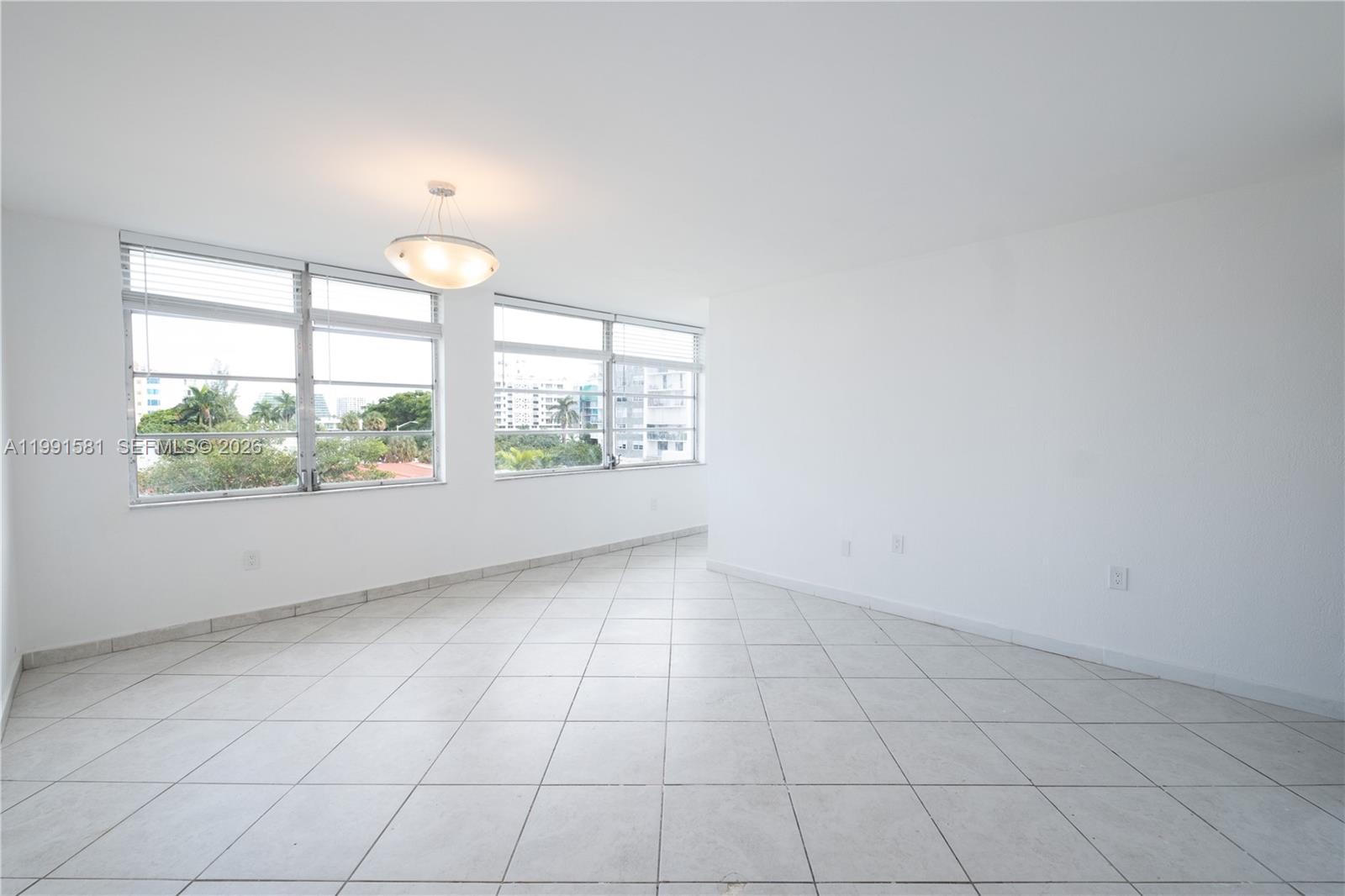 1075 93rd St #403 Bay Harbor Islands, FL 33154