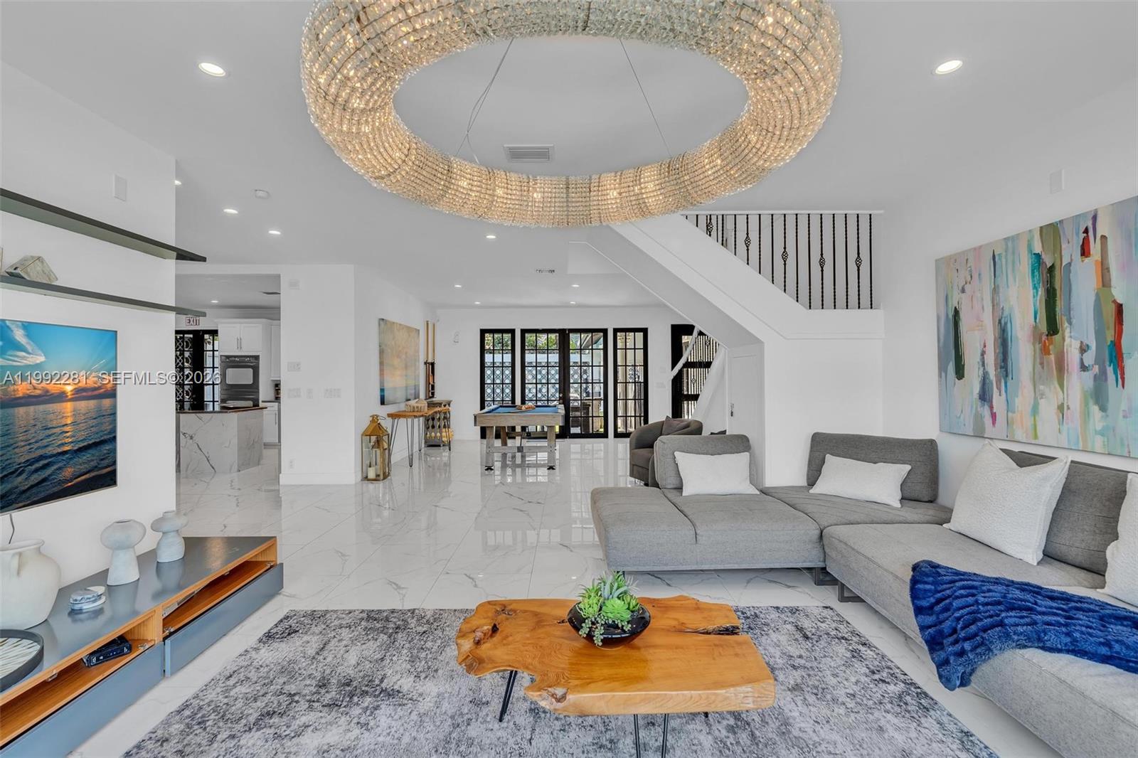 472 Sunset Dr Hallandale Beach, FL 33009