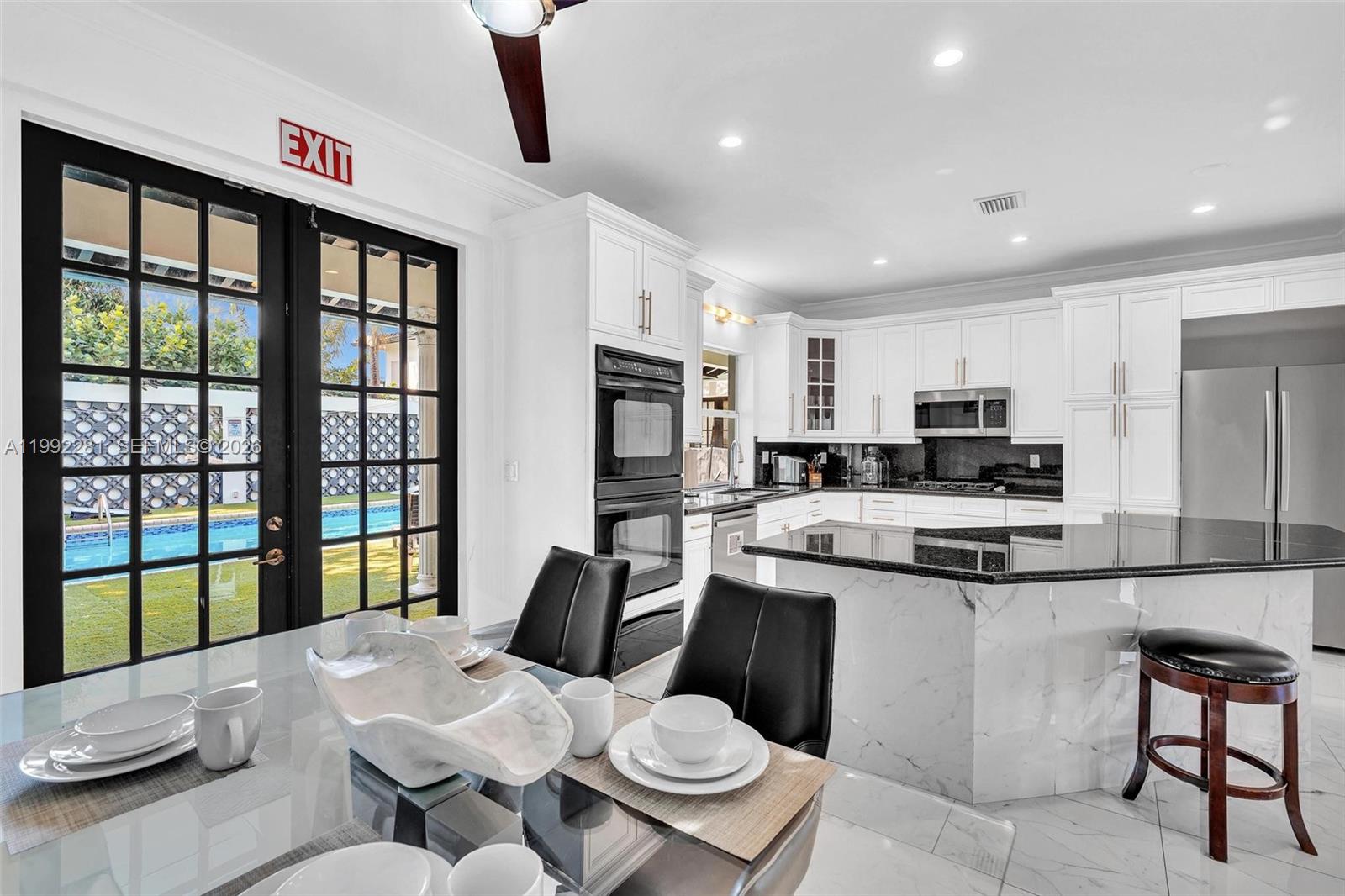 472 Sunset Dr Hallandale Beach, FL 33009