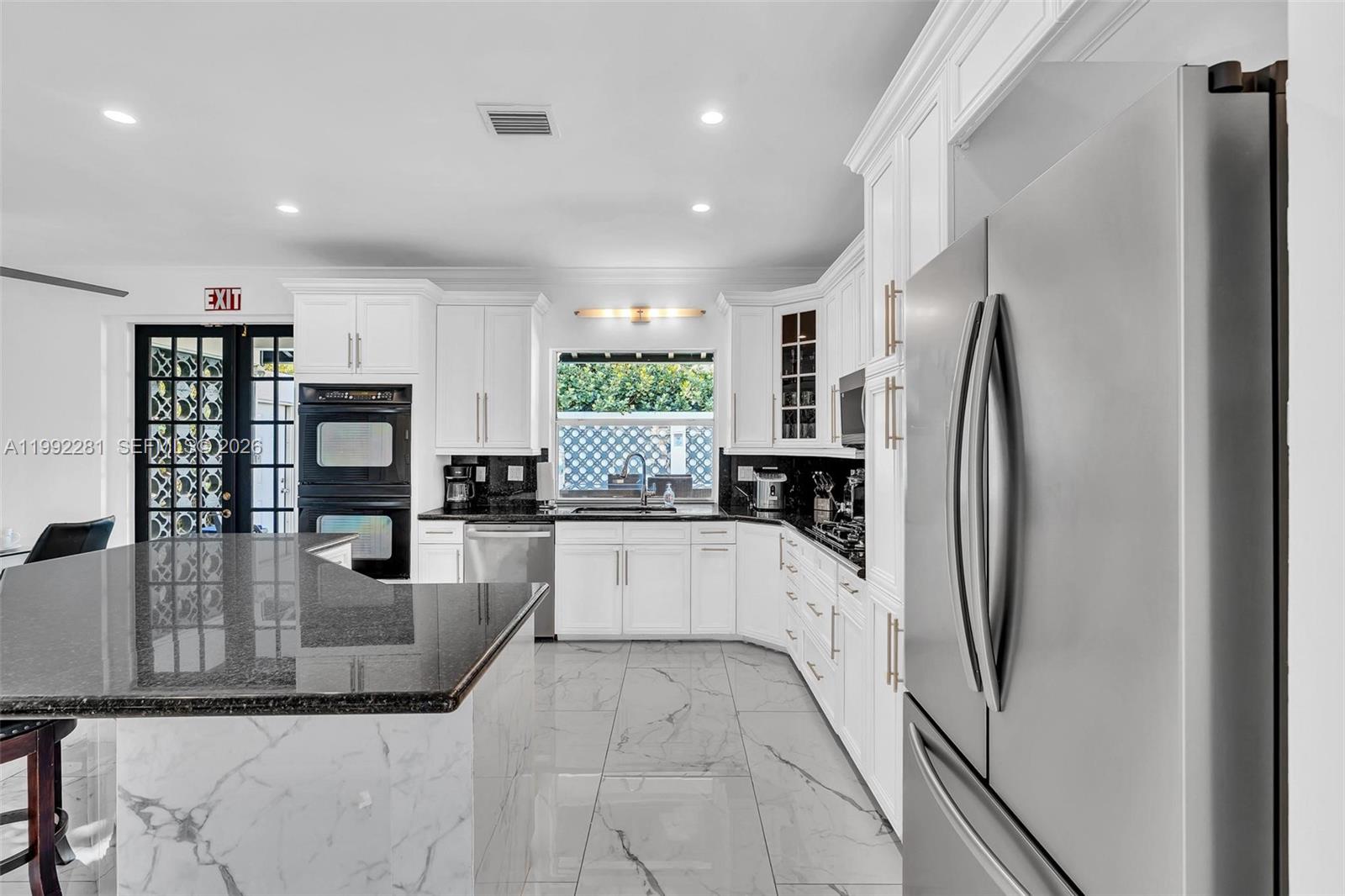 472 Sunset Dr Hallandale Beach, FL 33009