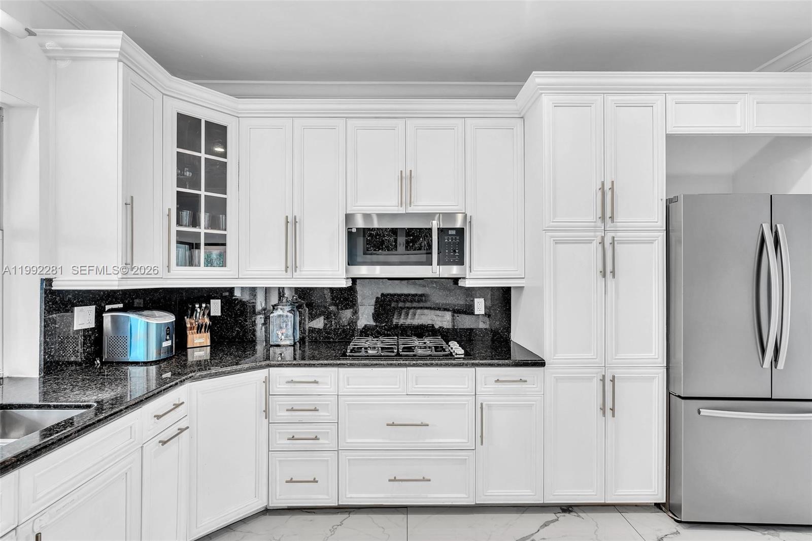 472 Sunset Dr Hallandale Beach, FL 33009