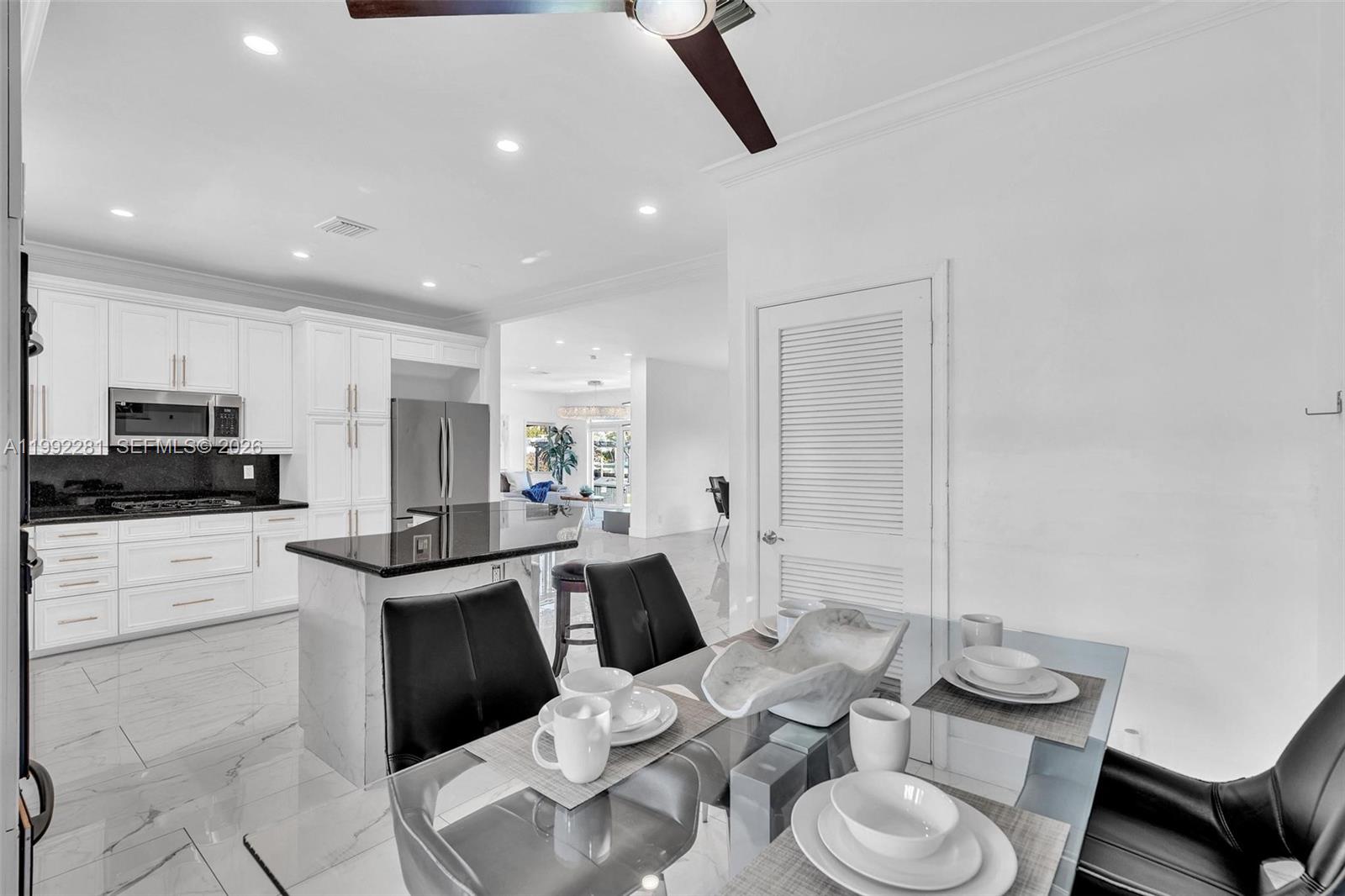 472 Sunset Dr Hallandale Beach, FL 33009