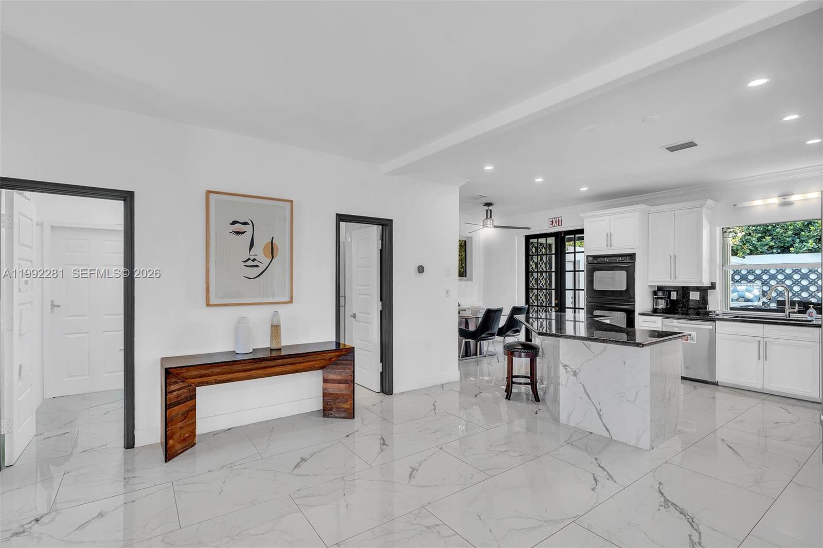 472 Sunset Dr Hallandale Beach, FL 33009