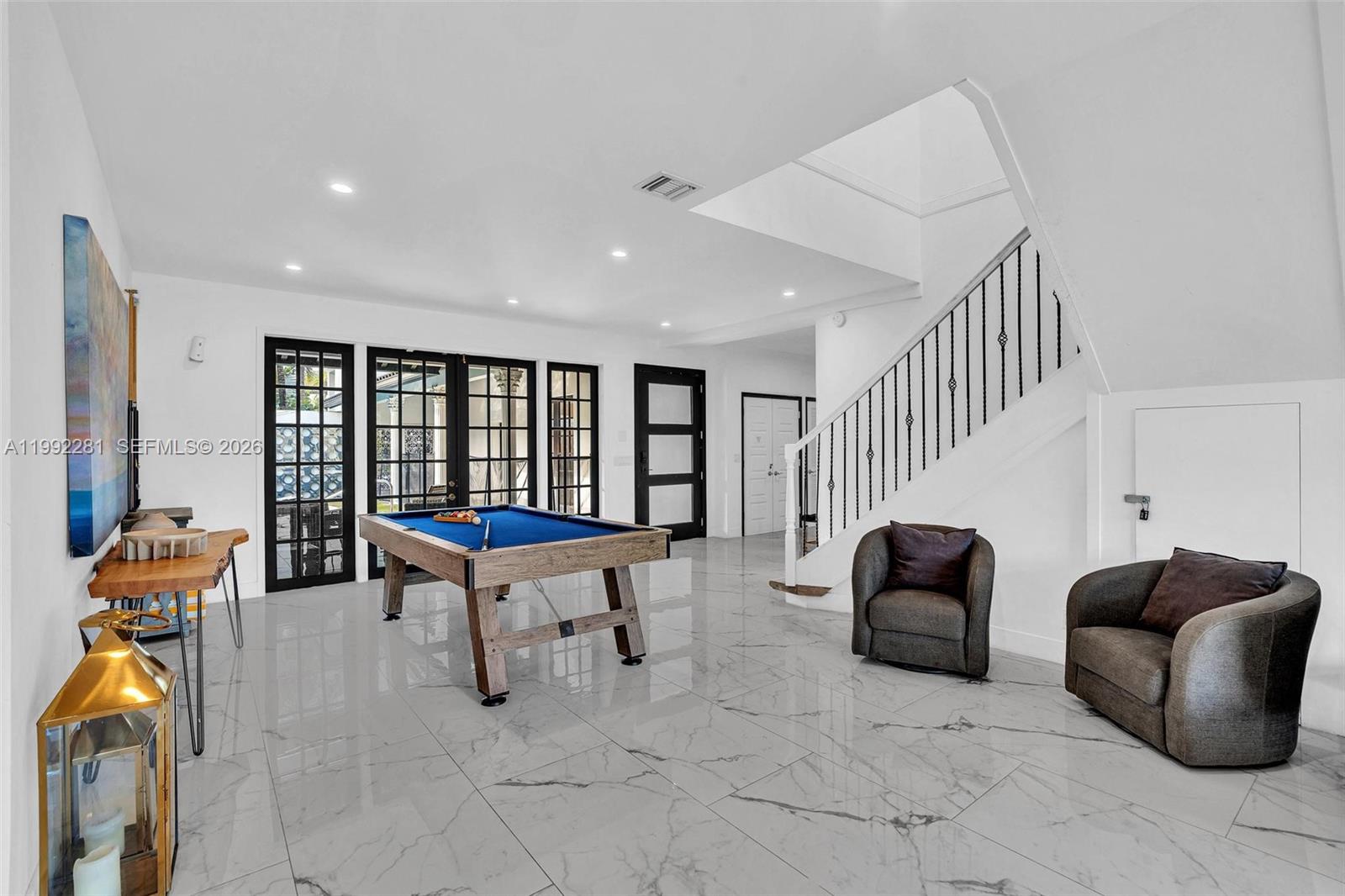 472 Sunset Dr Hallandale Beach, FL 33009