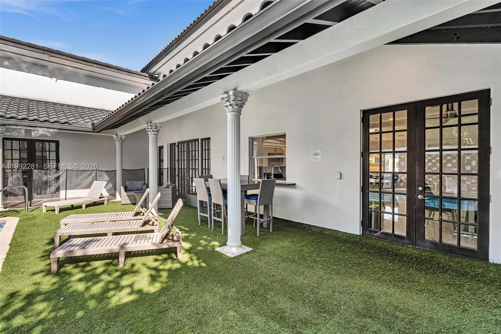 472 Sunset Dr Hallandale Beach, FL 33009