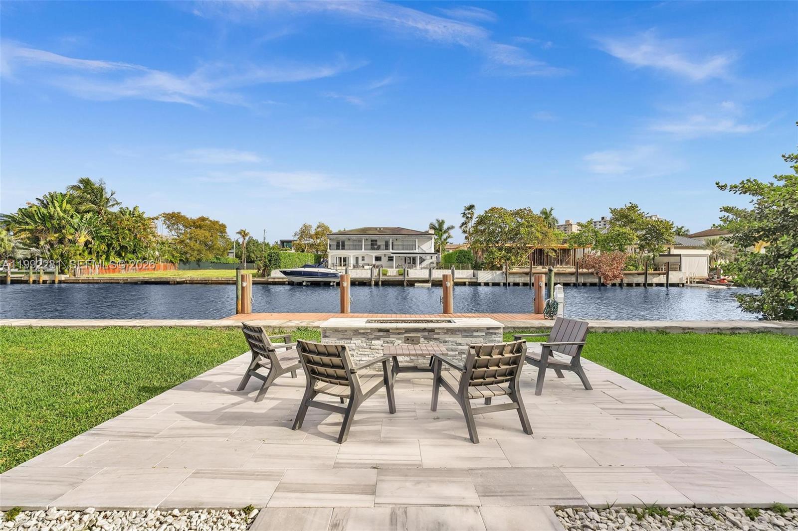 472 Sunset Dr Hallandale Beach, FL 33009