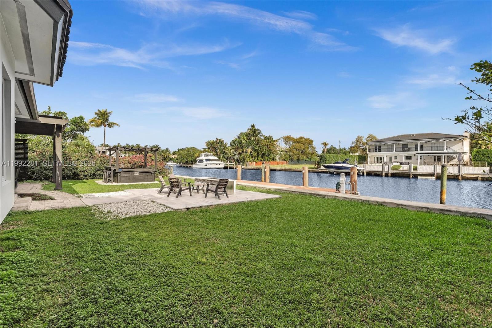 472 Sunset Dr Hallandale Beach, FL 33009