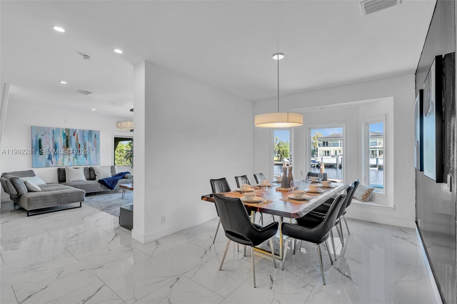 472 Sunset Dr Hallandale Beach, FL 33009