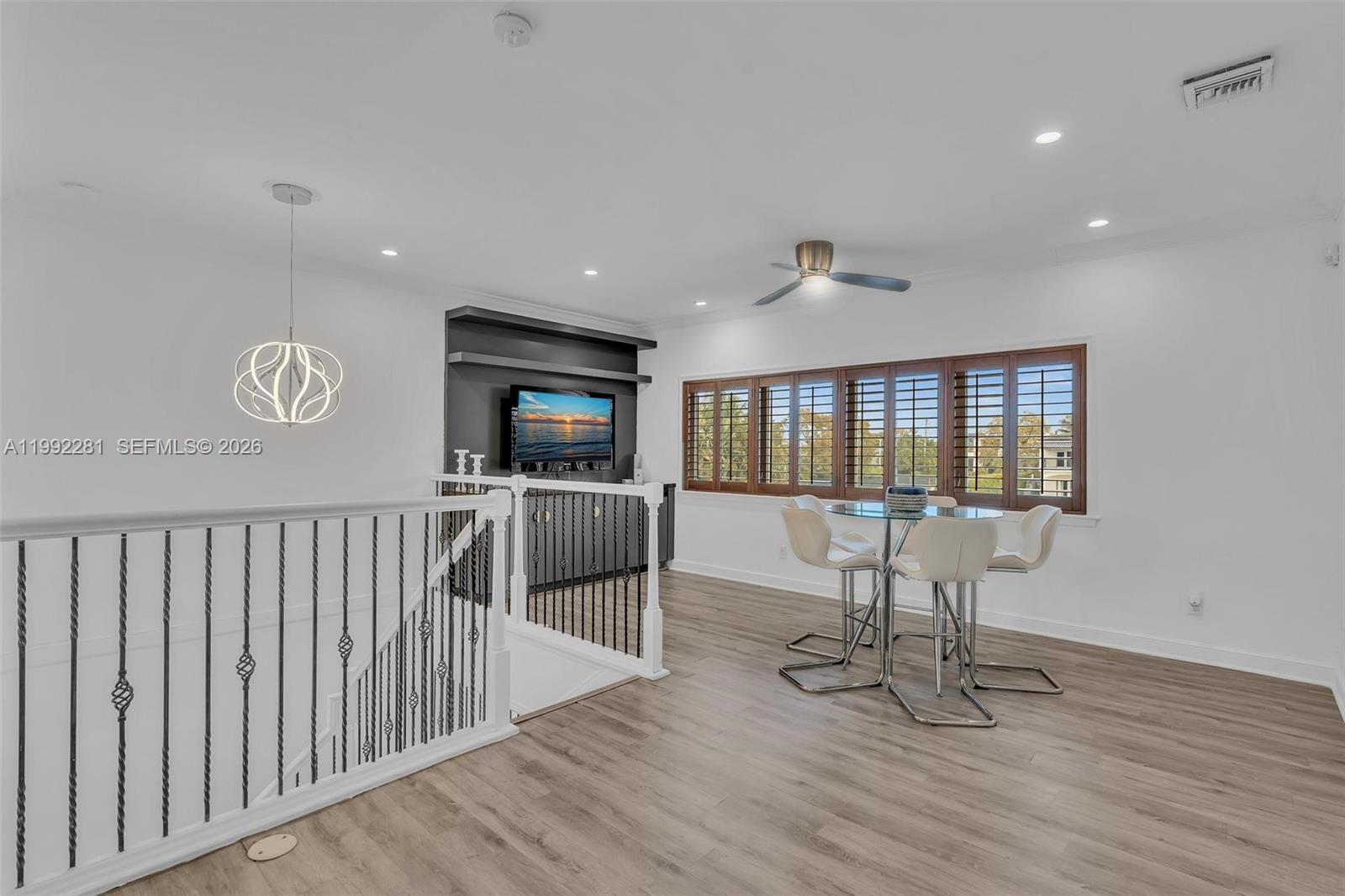 472 Sunset Dr Hallandale Beach, FL 33009