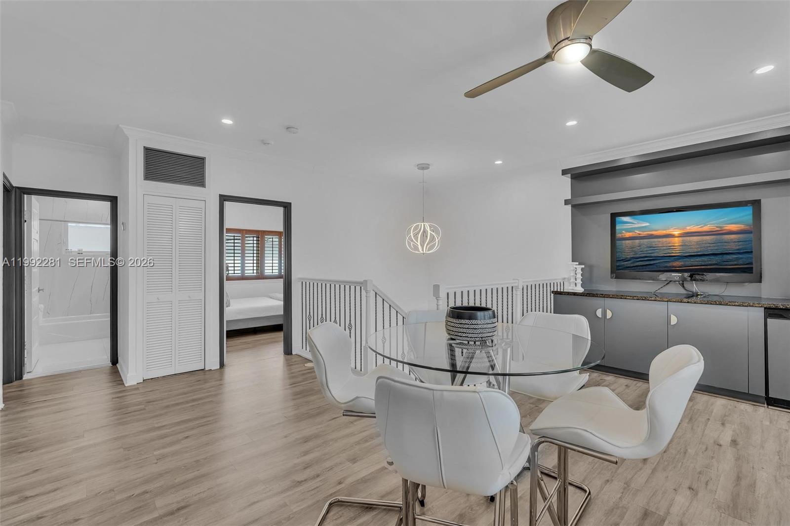 472 Sunset Dr Hallandale Beach, FL 33009