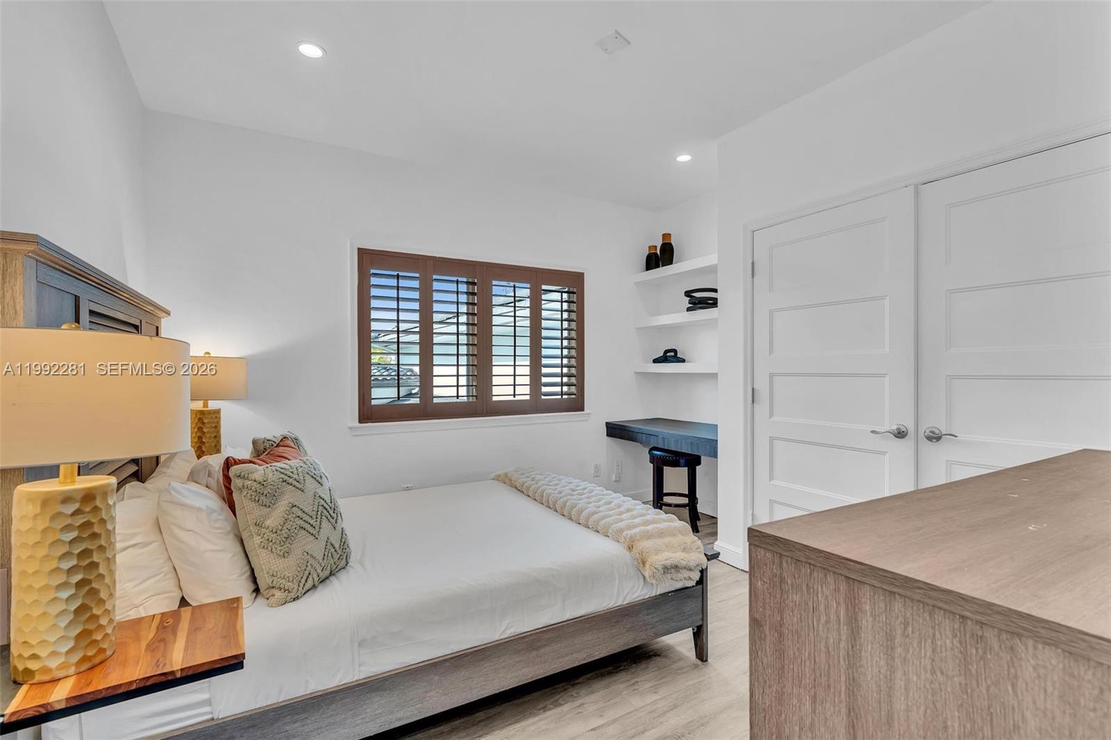 472 Sunset Dr Hallandale Beach, FL 33009