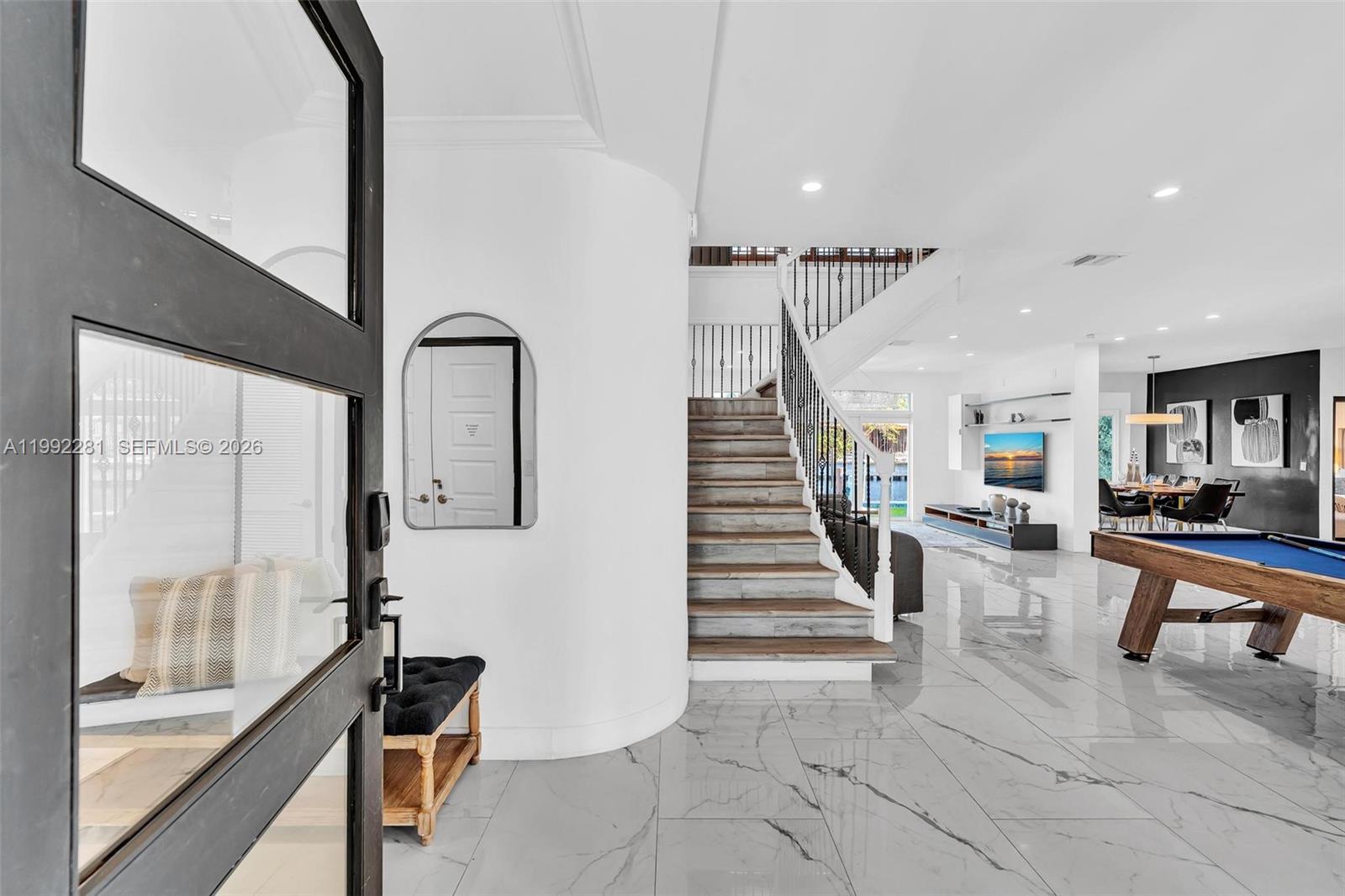 472 Sunset Dr Hallandale Beach, FL 33009