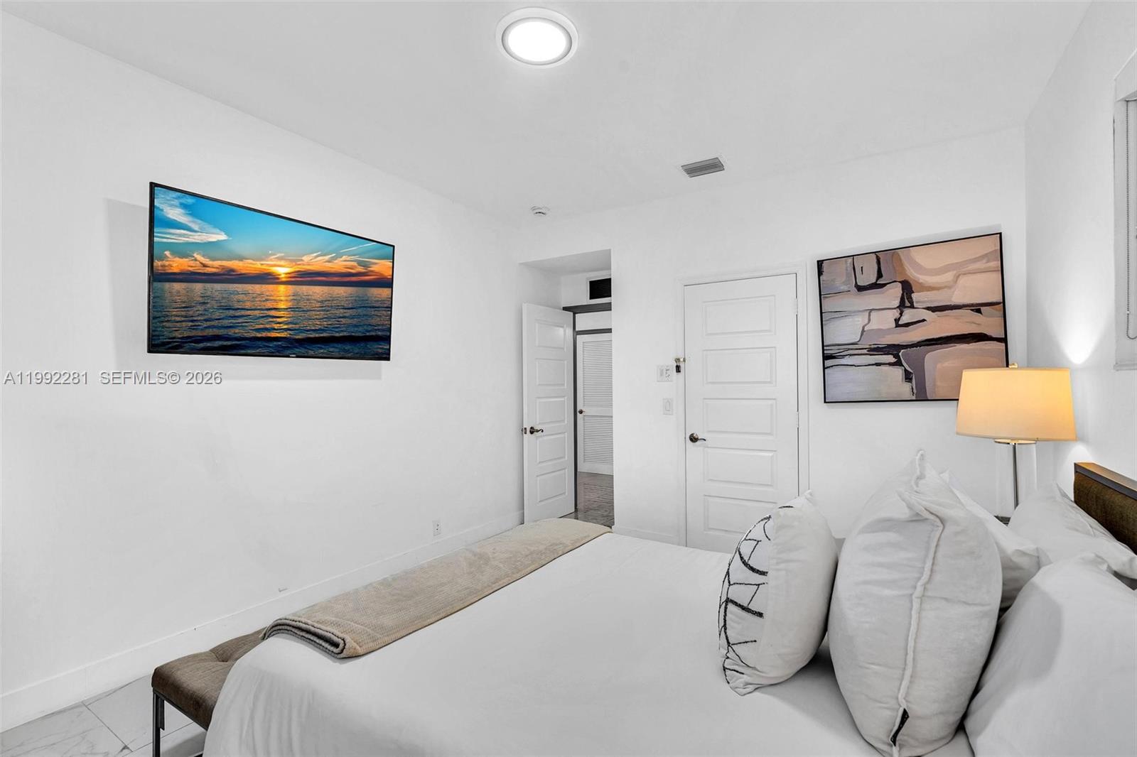 472 Sunset Dr Hallandale Beach, FL 33009