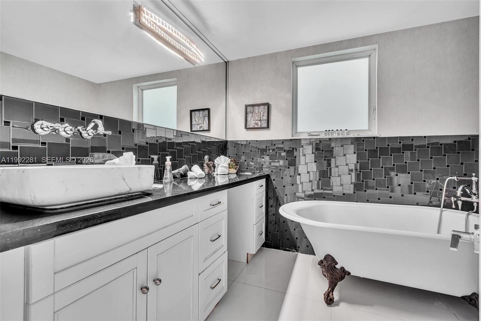 472 Sunset Dr Hallandale Beach, FL 33009