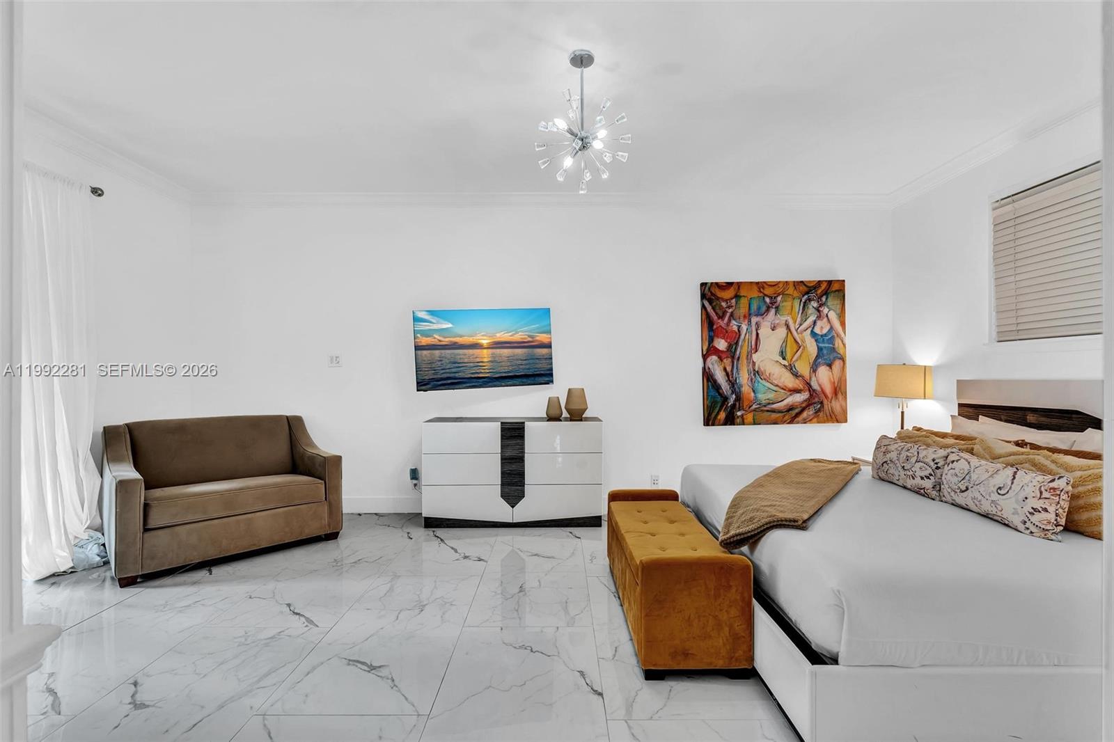 472 Sunset Dr Hallandale Beach, FL 33009