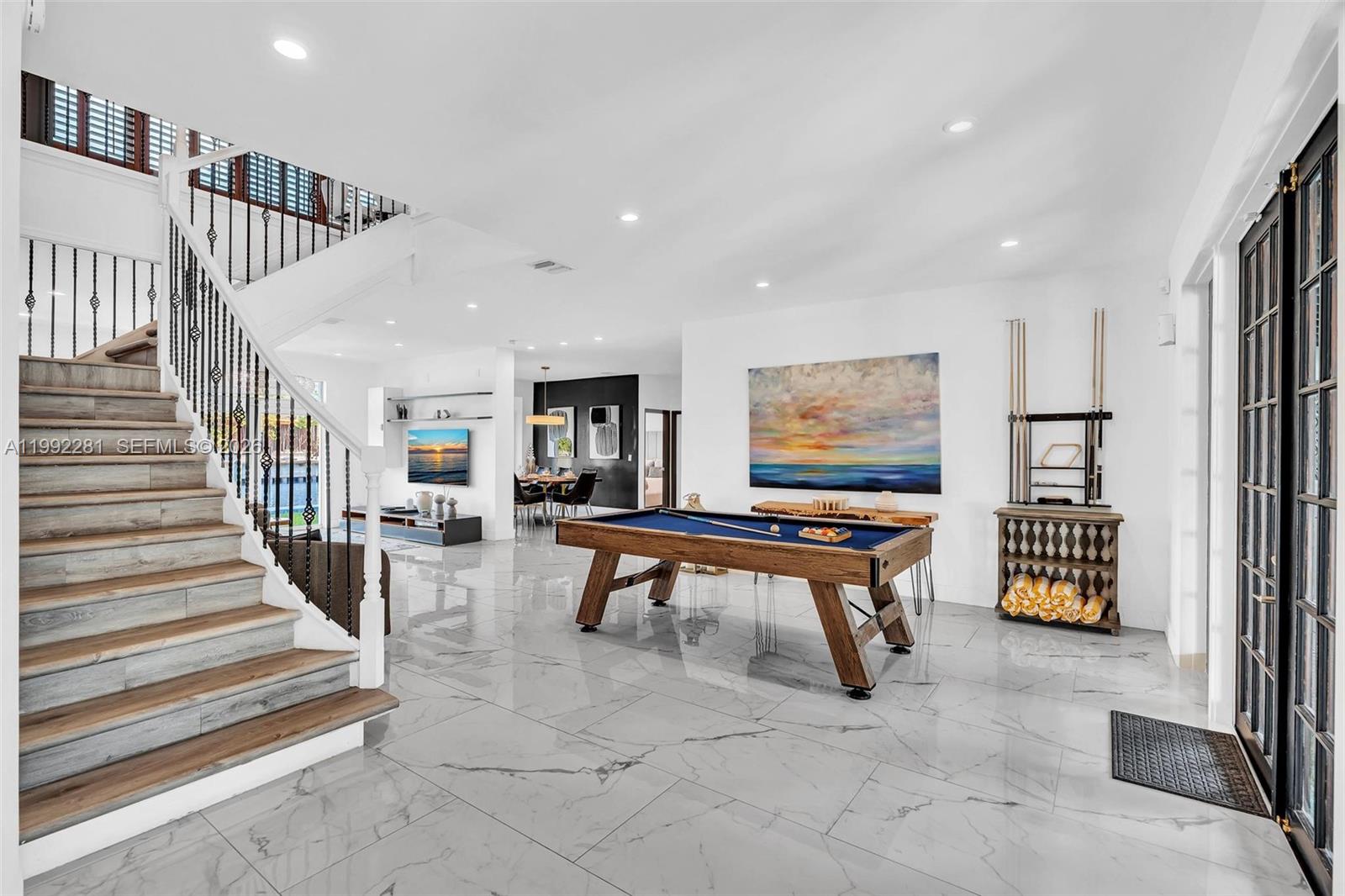 472 Sunset Dr Hallandale Beach, FL 33009