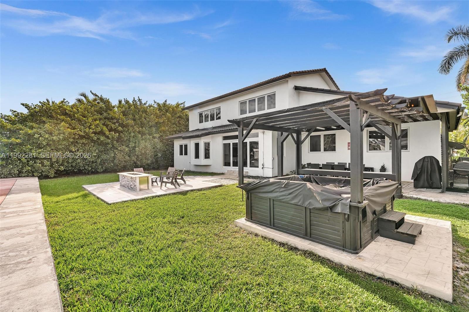 472 Sunset Dr Hallandale Beach, FL 33009