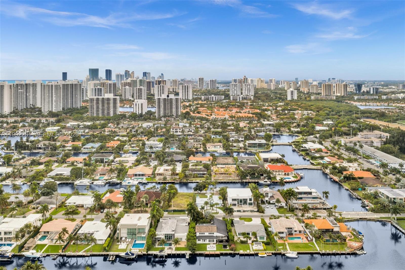 472 Sunset Dr Hallandale Beach, FL 33009