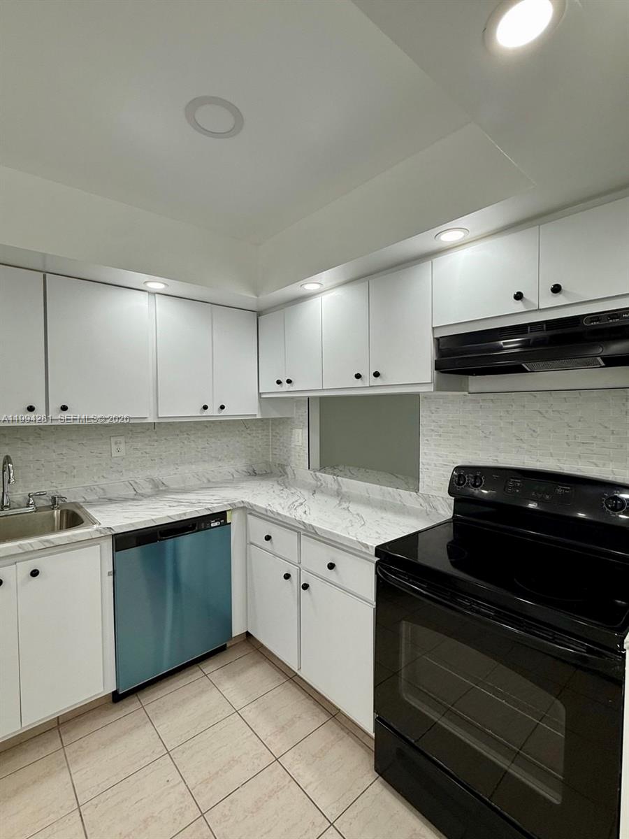 800 Parkview Dr #217