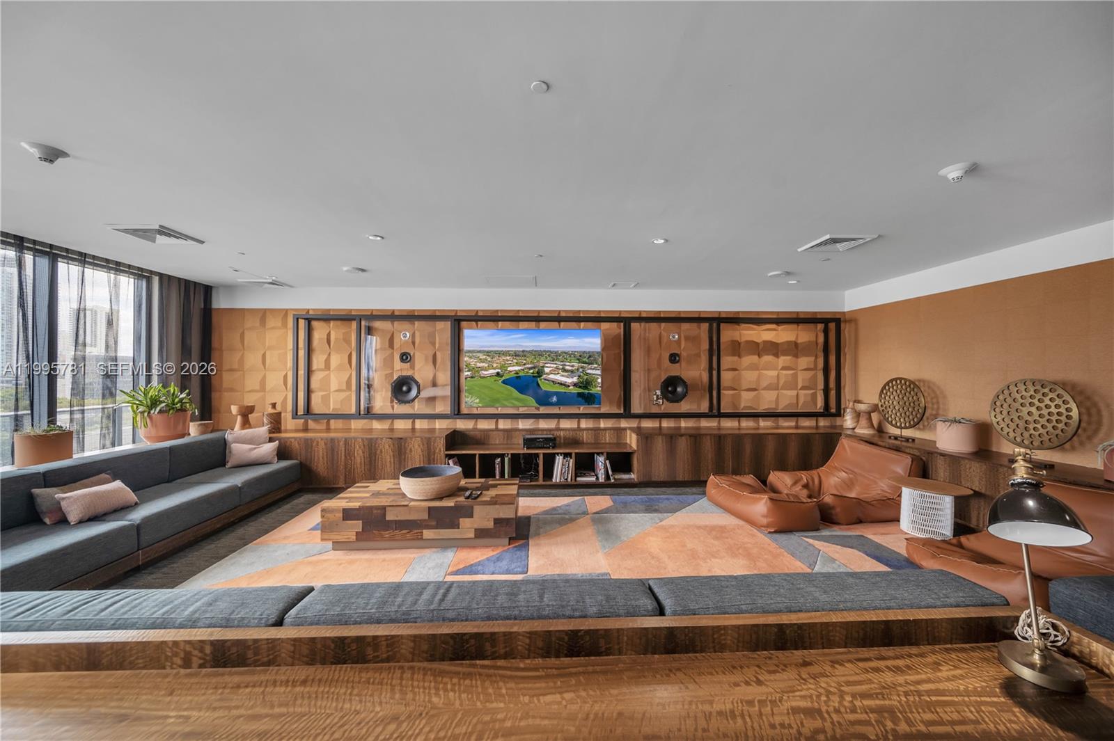 image Hyde Midtown24