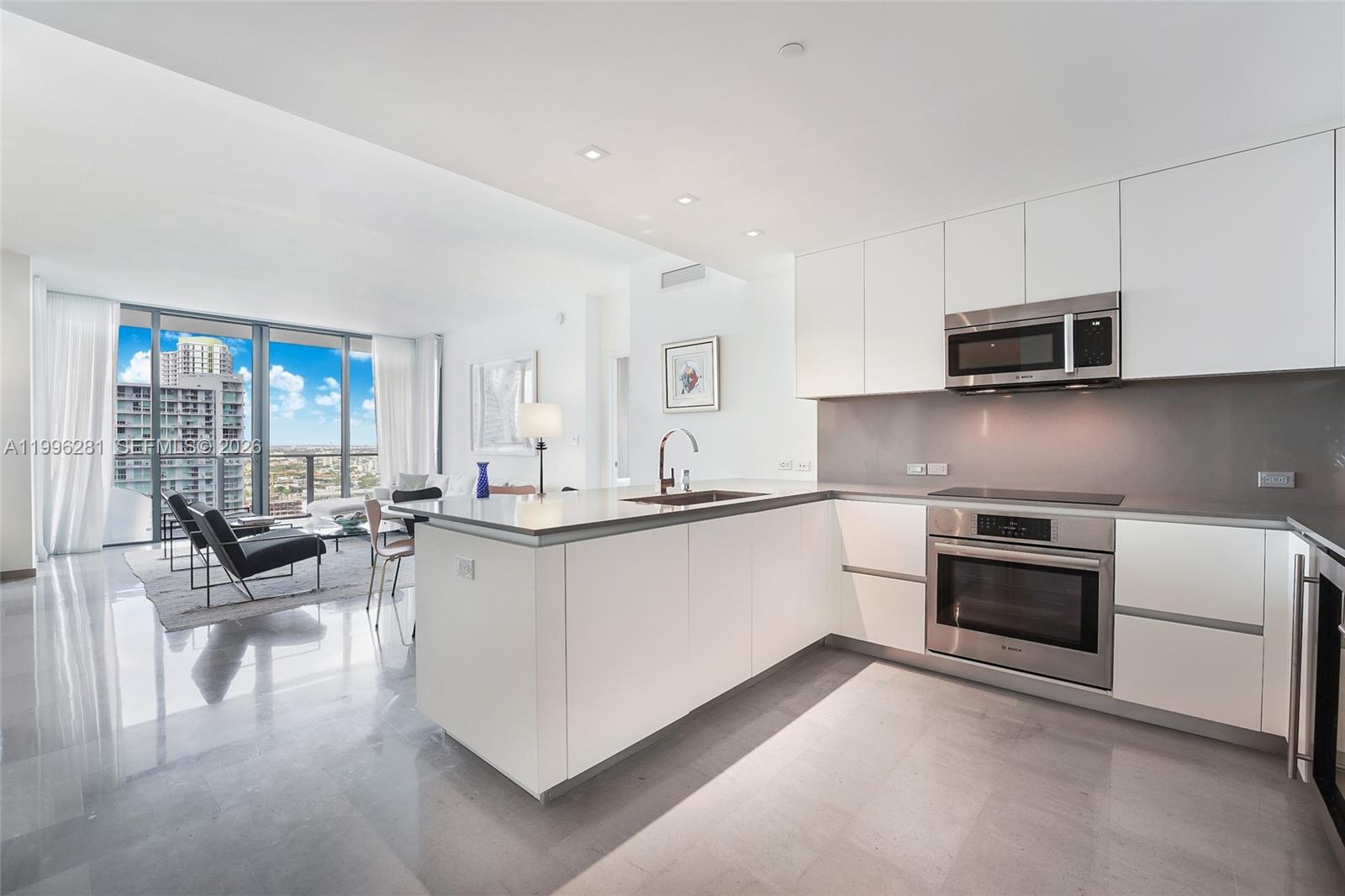 image Reach Brickell City Centre5