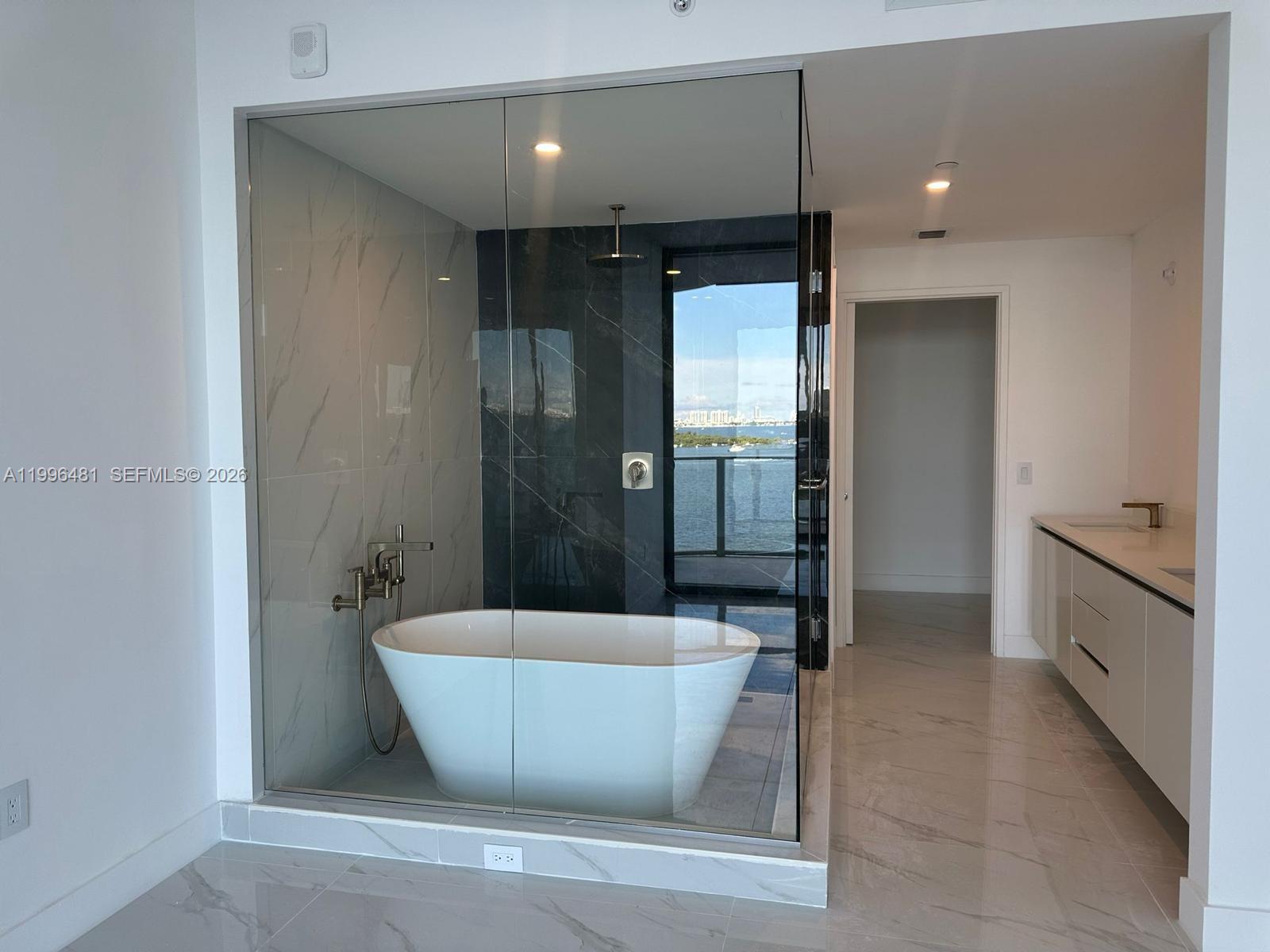 700 NE 24th #504 Miami, FL 33137